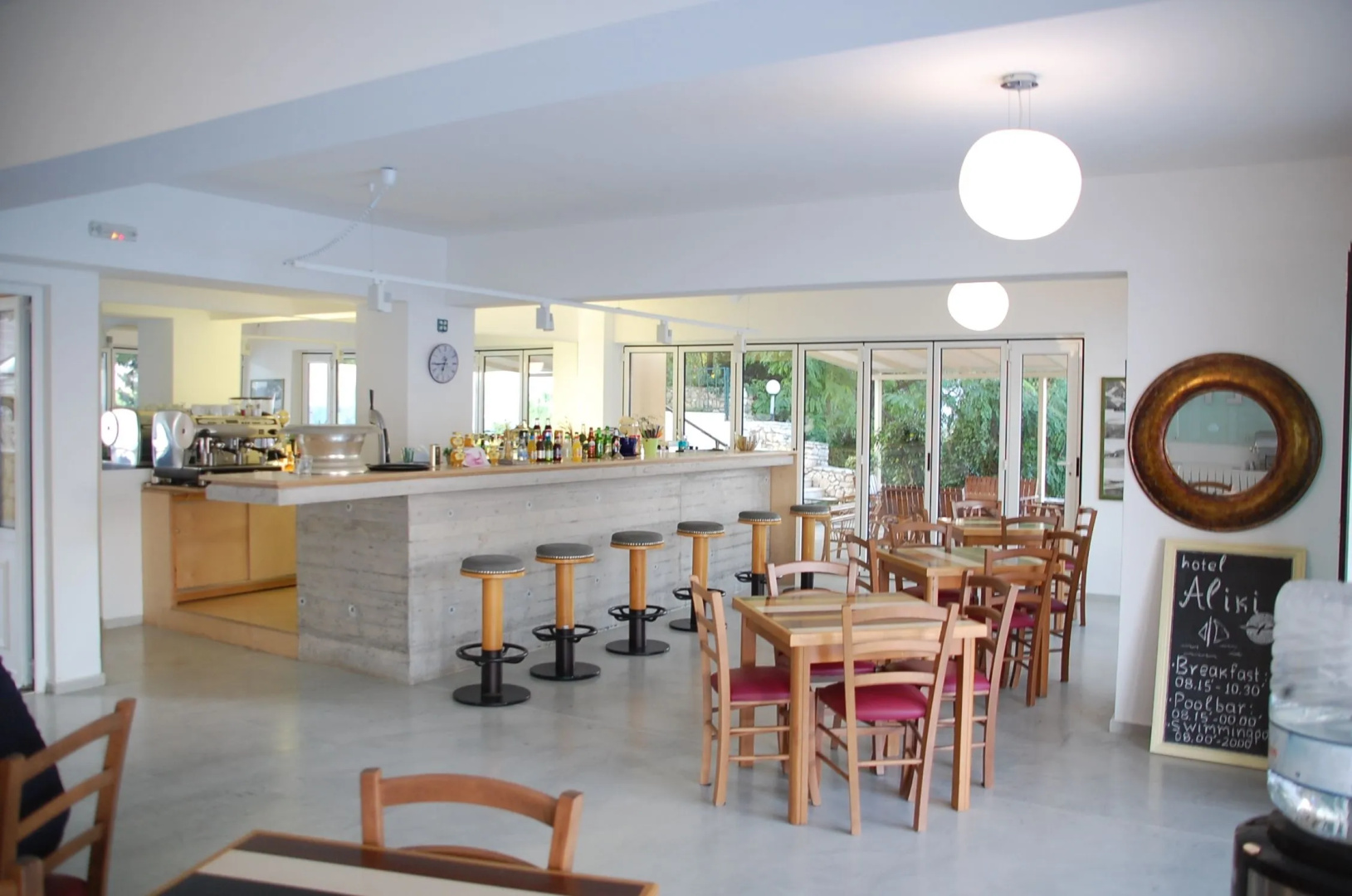 Aliki Hotel
