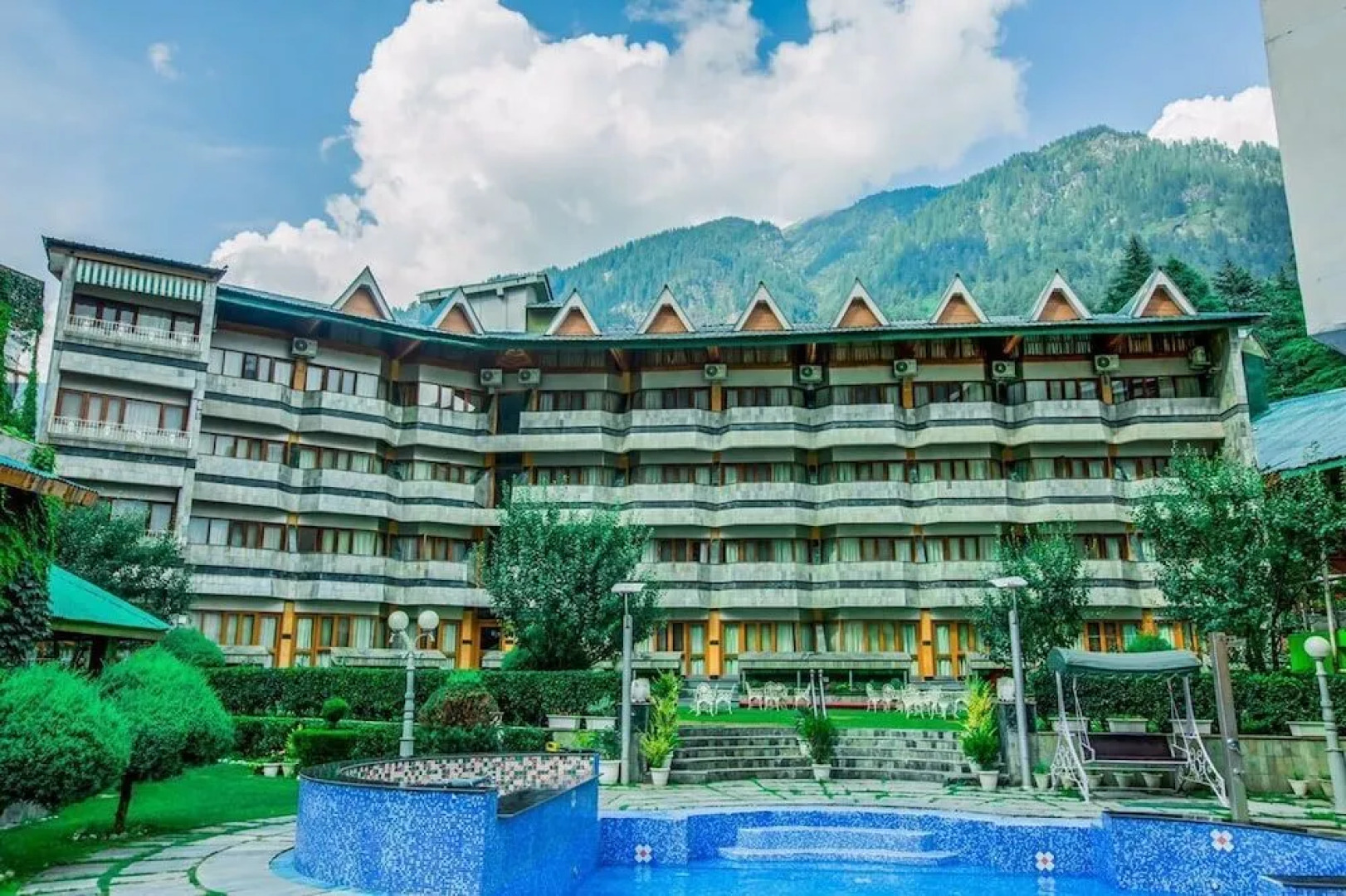 Hotel Piccadily Manali