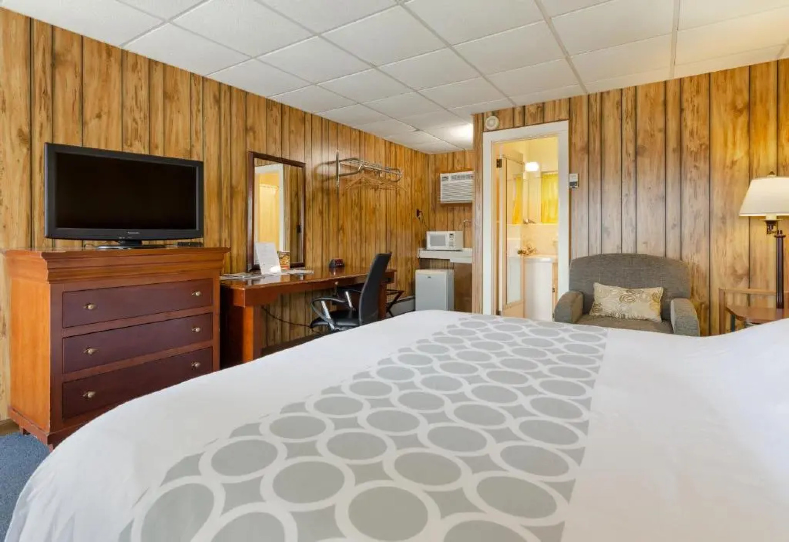 Knob Hill Motor Lodge – Hillsville