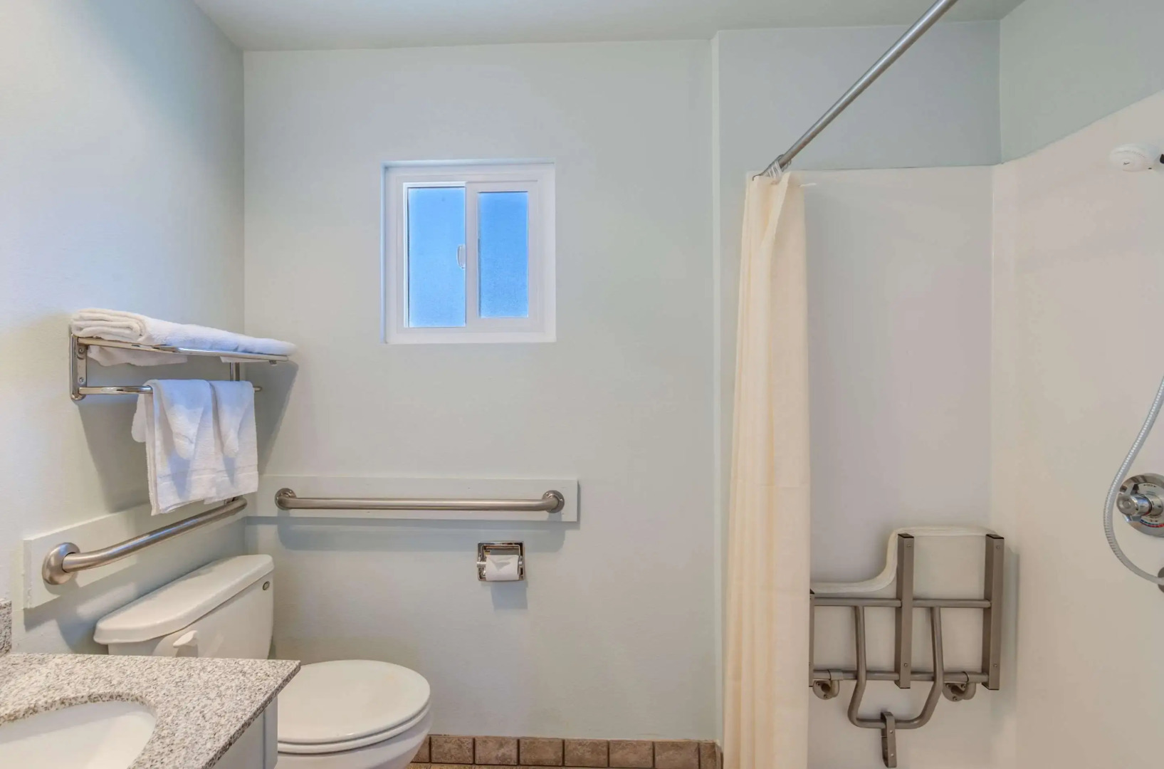 Econo Lodge Inn & Suites Yreka