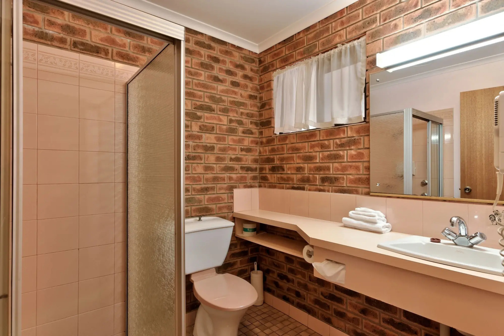 Hume Country Motor Inn