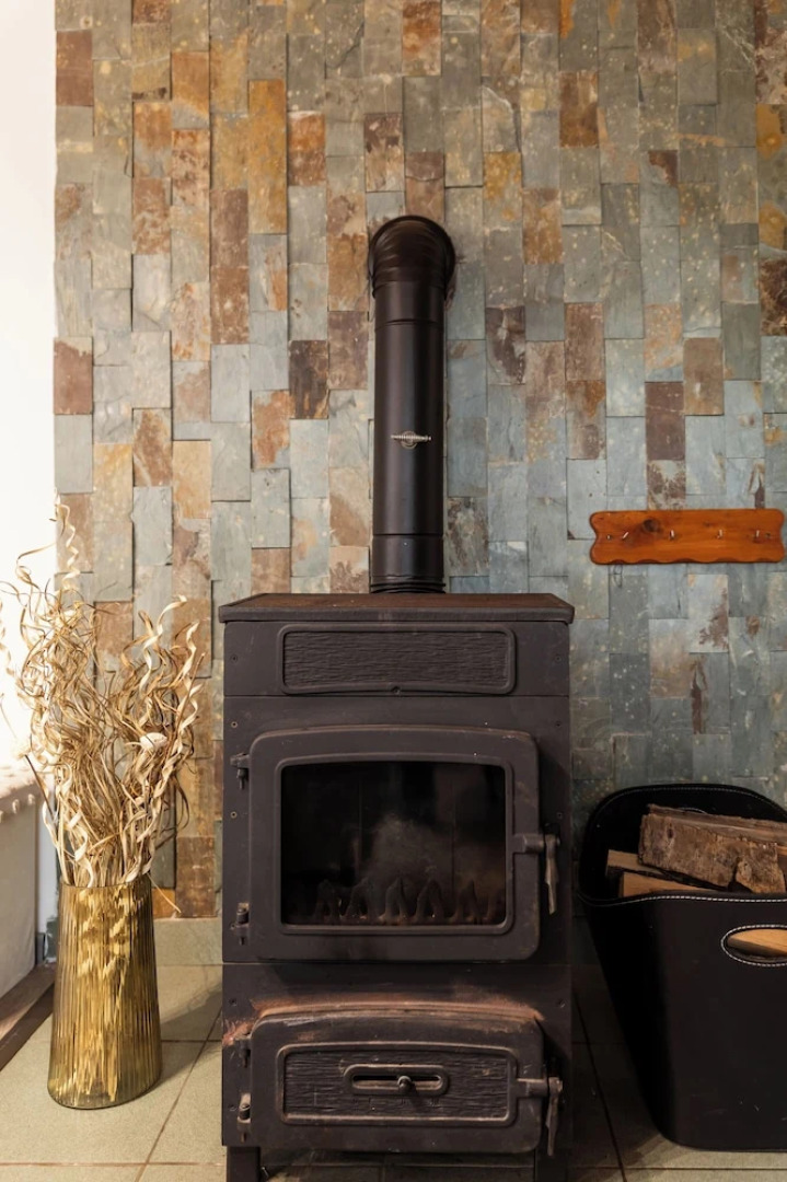 Cottage with pool playground and privacy