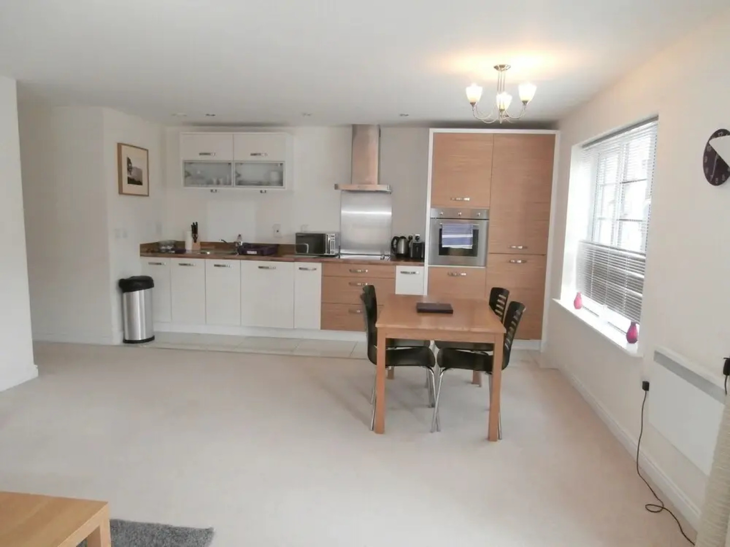 Flexi-Lets@Wallis Square, Farnborough