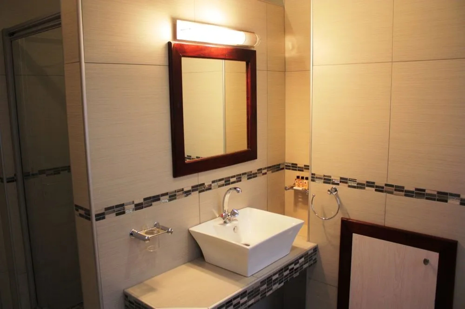 Hillside Executive Accommodation Maerua Mall