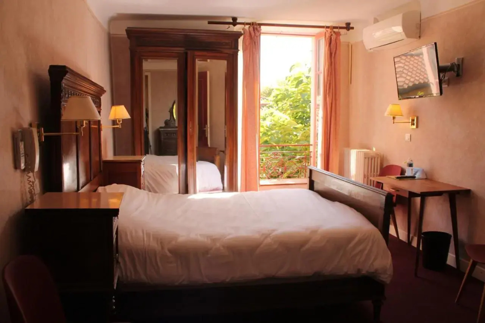 Hotel Le Commerce