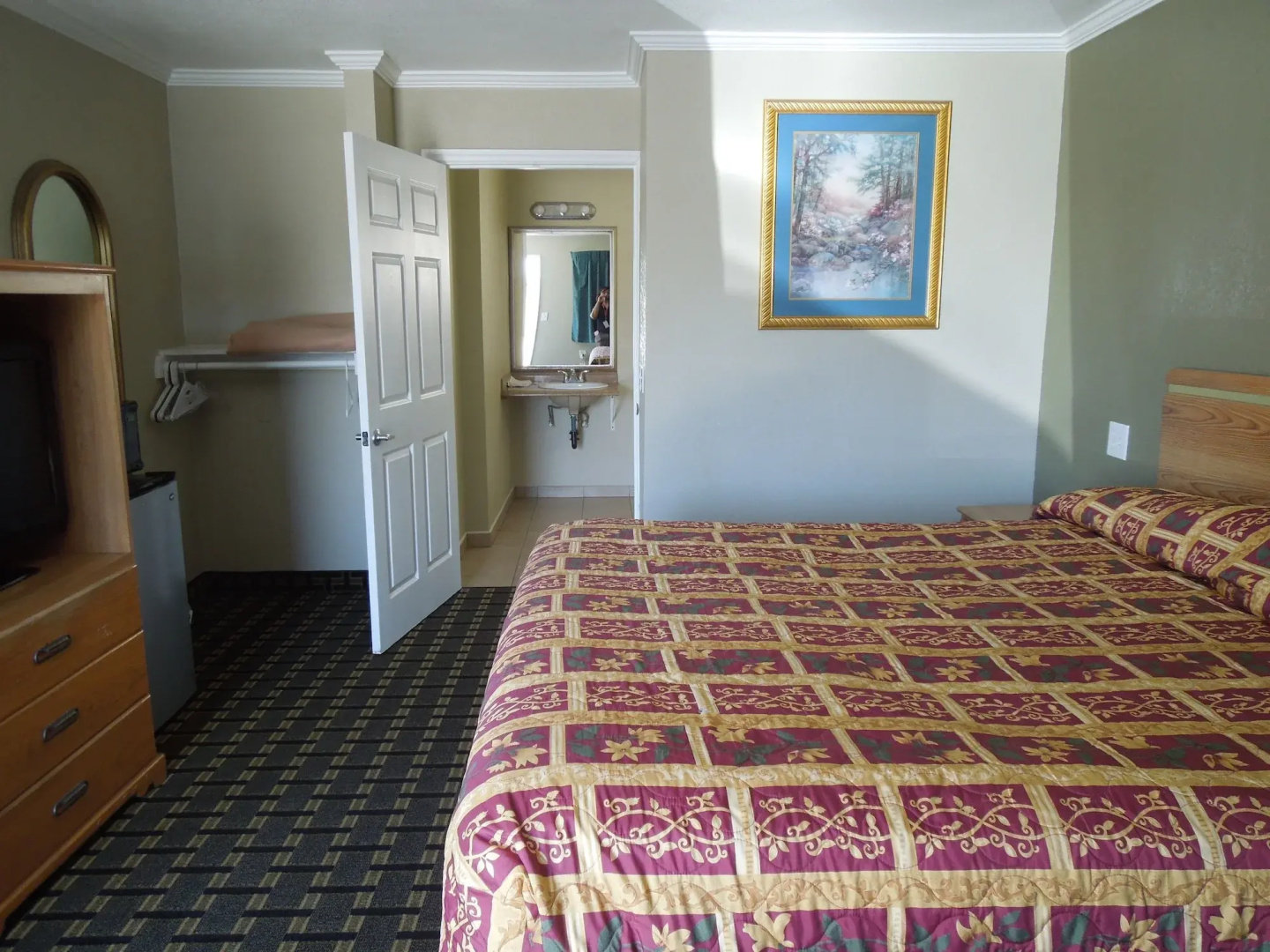 Castaway Motel