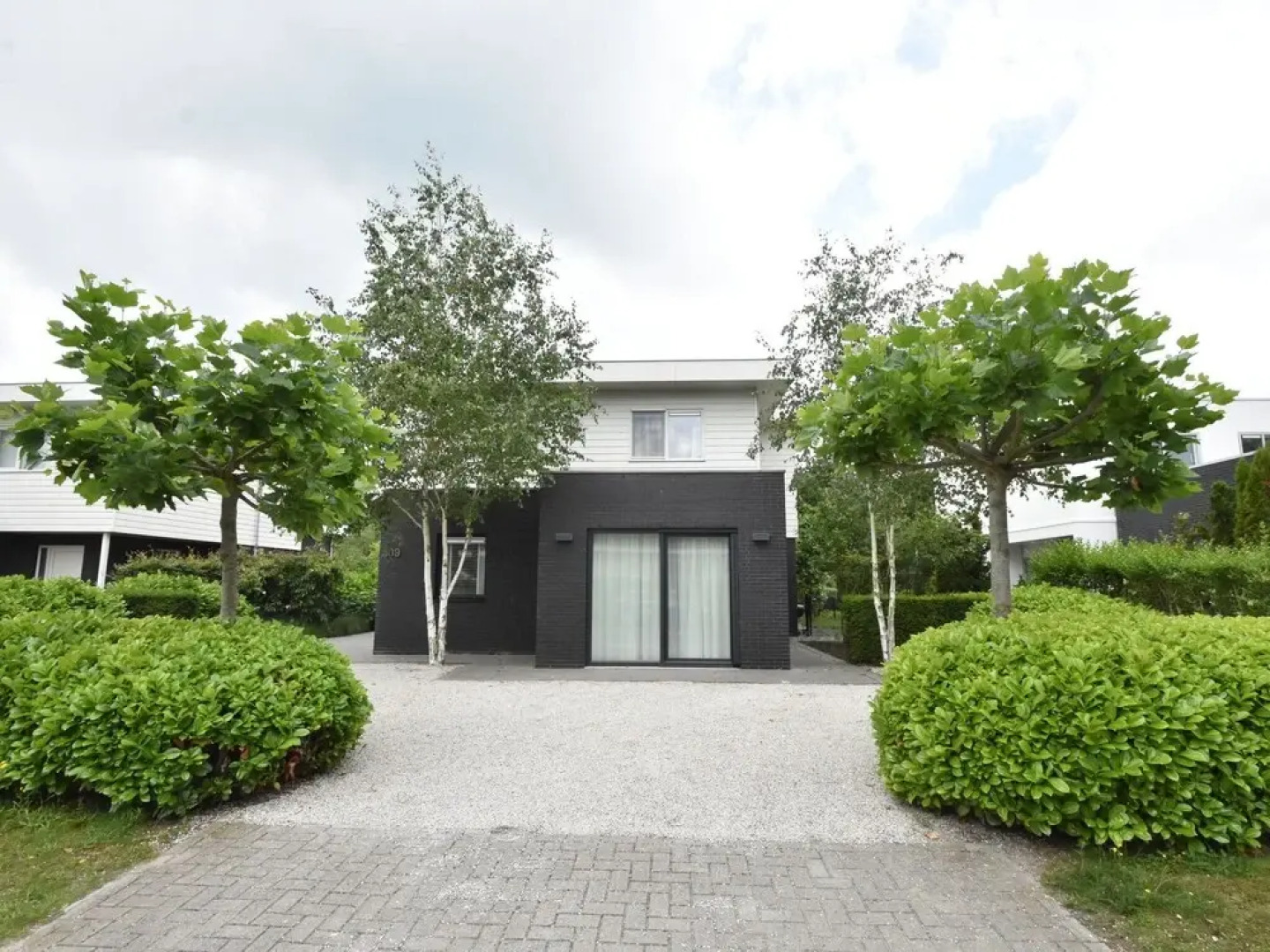 Modern Villa in Harderwijk with Hot Tub