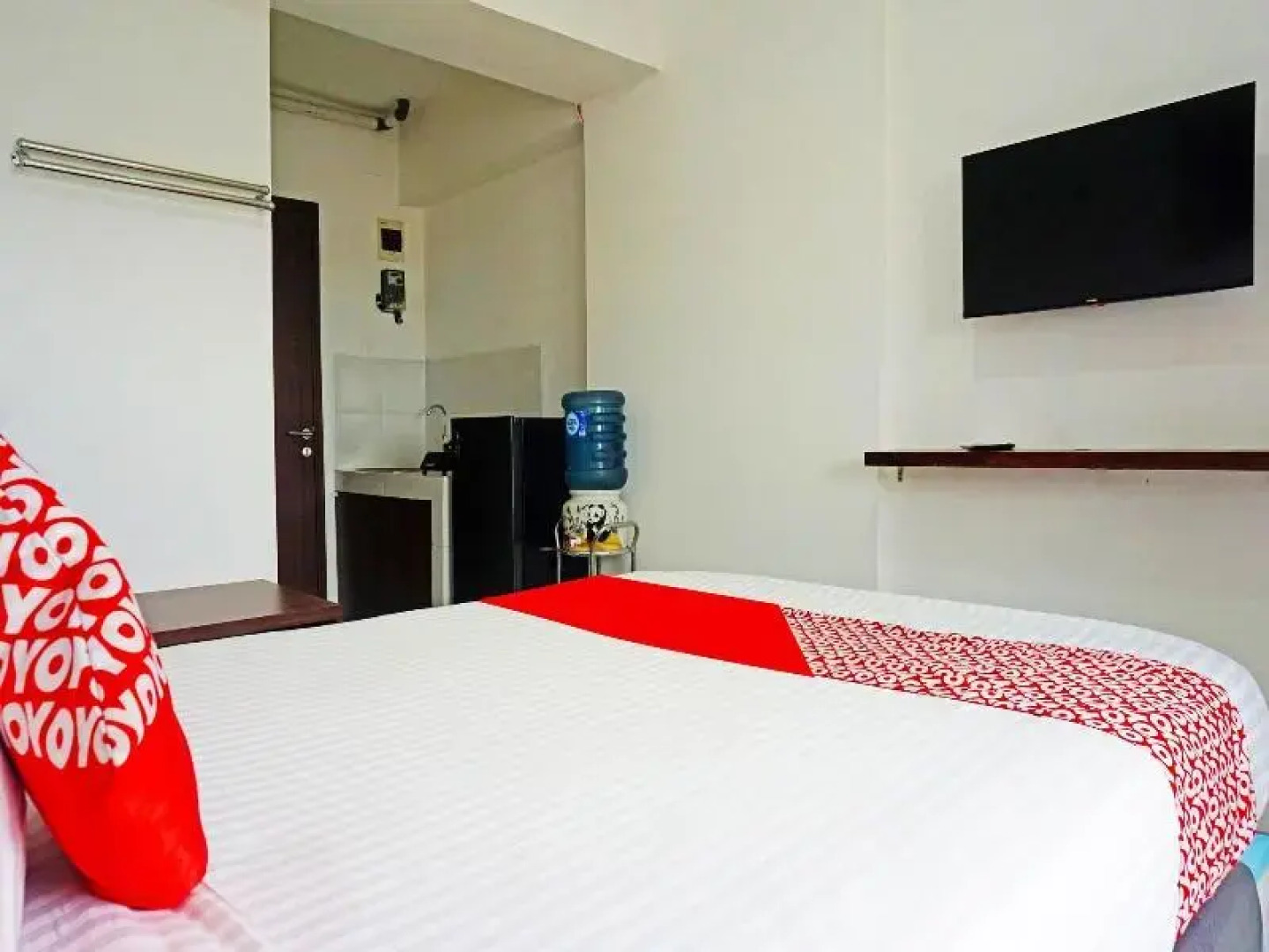 San San Rooms Gunung Putri Square