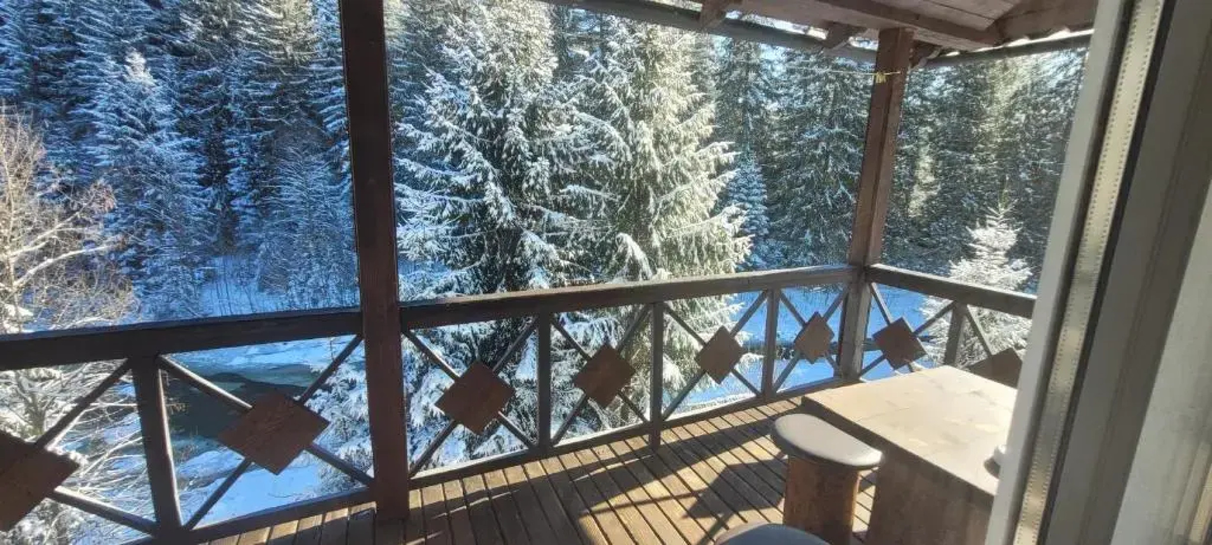 Готель RIVER HILL