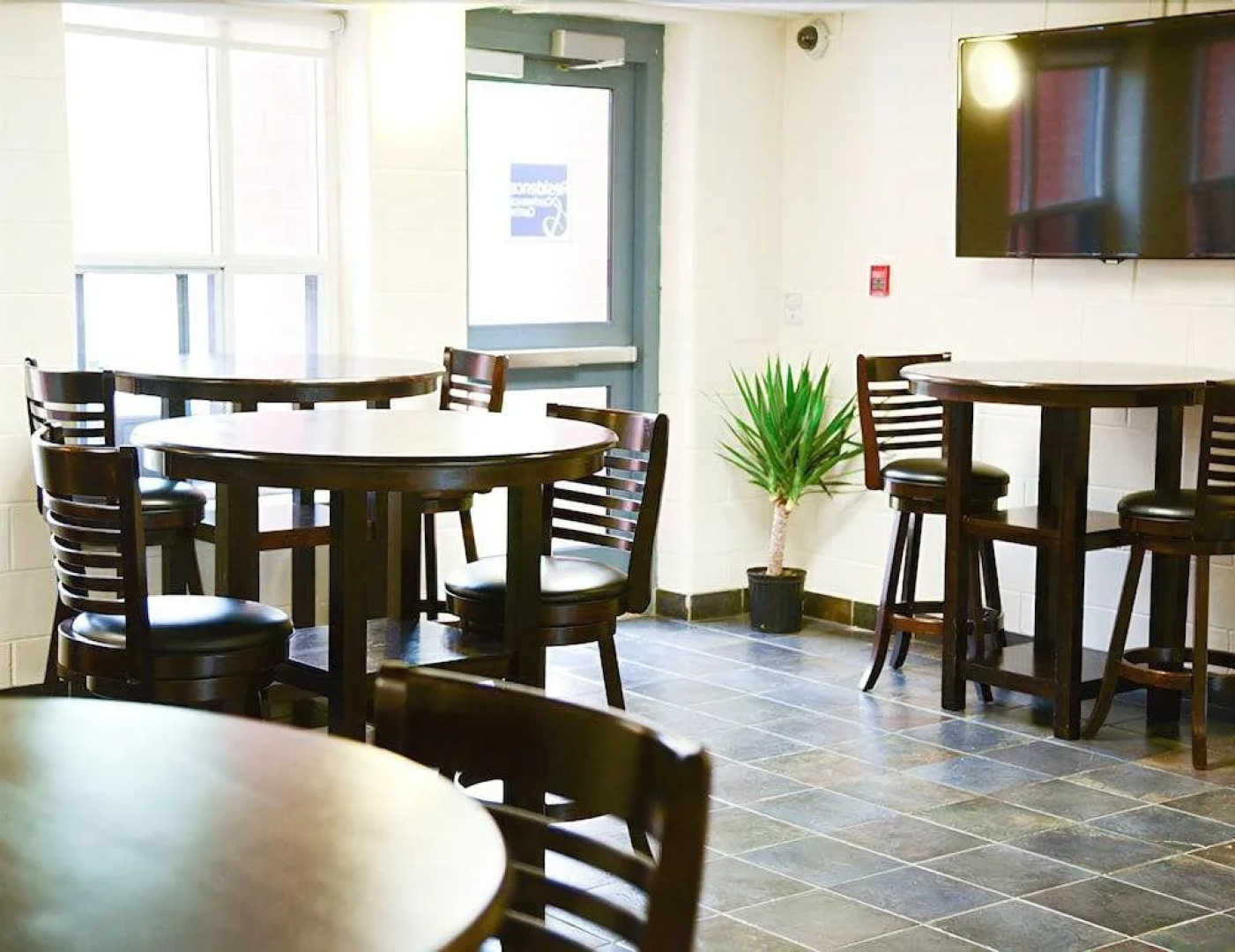 Residence & Conference Centre - Welland