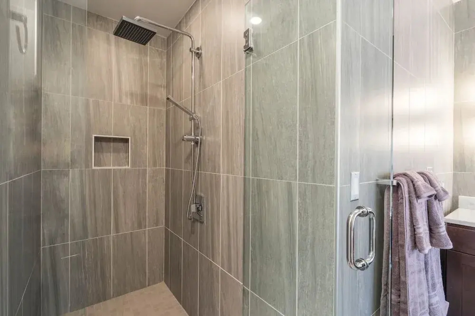 Luxurious Million-dollar Condo w/ Perfect Location