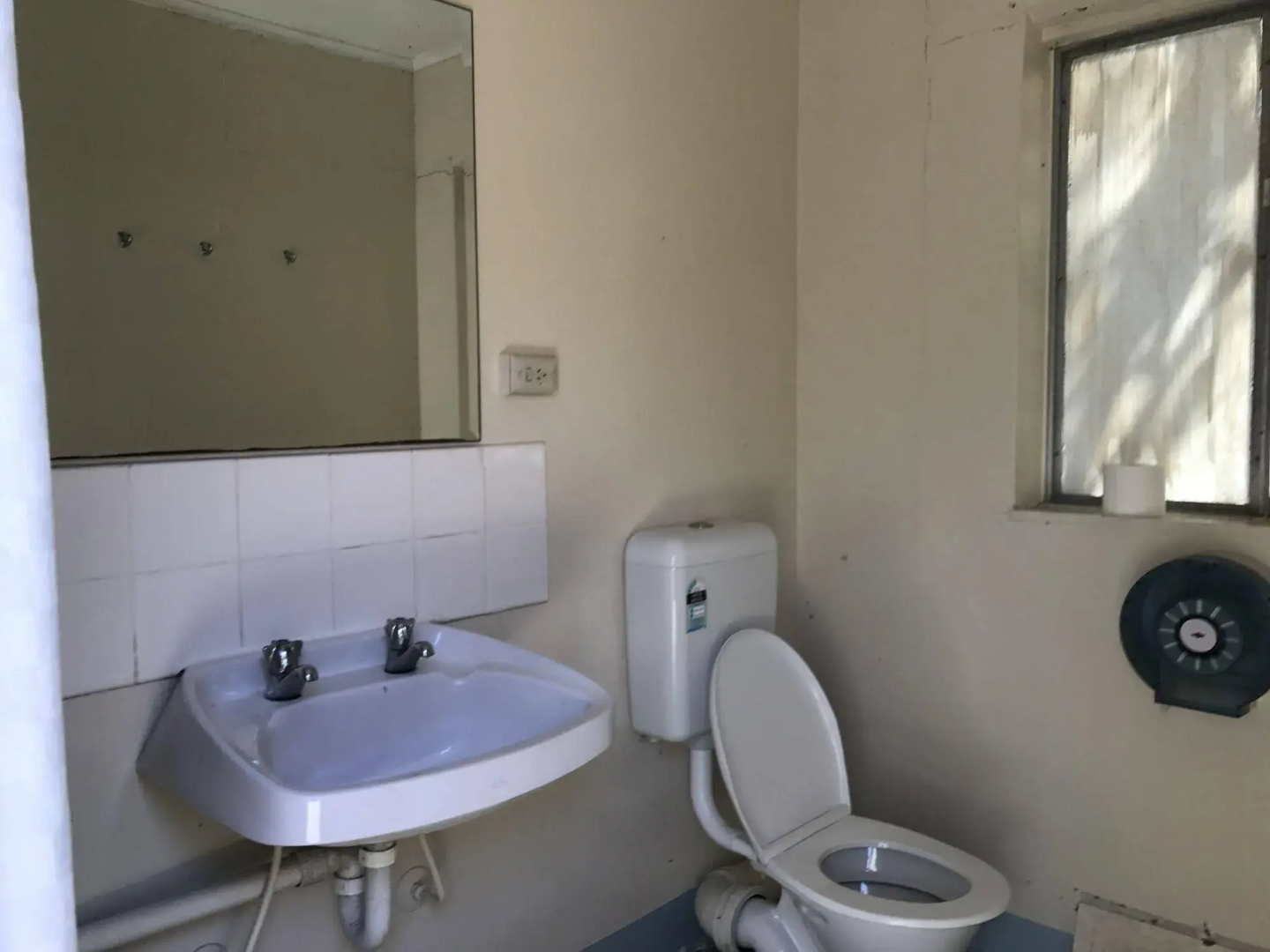 The Waterwheel Beach Cabins - Caravan Park