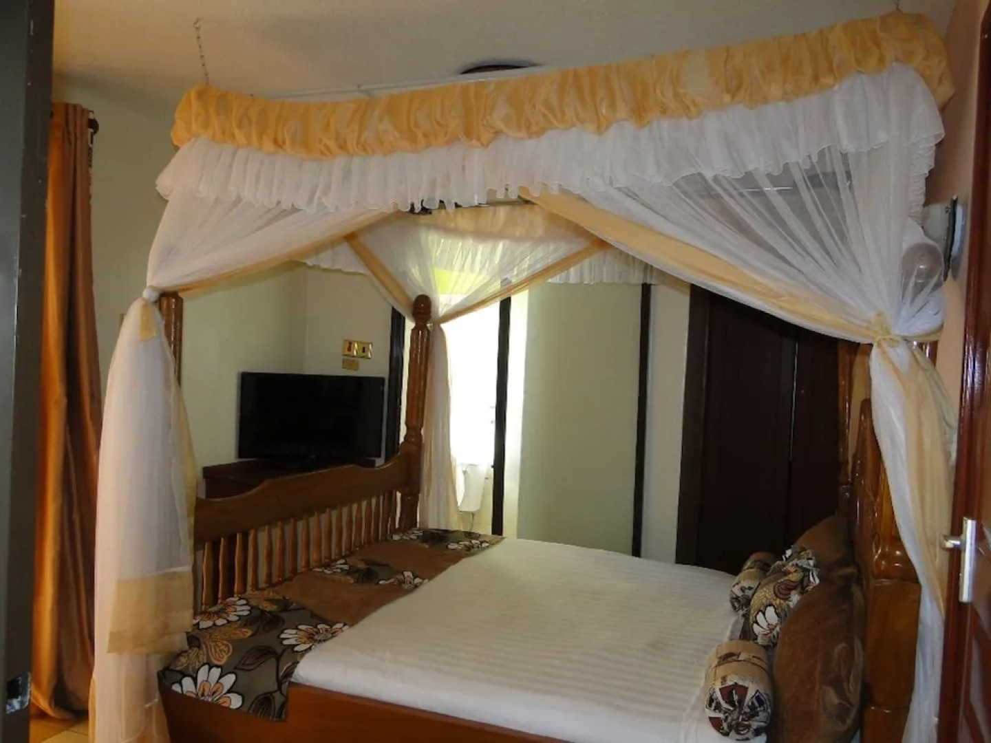 The Hotel Eagles Tala