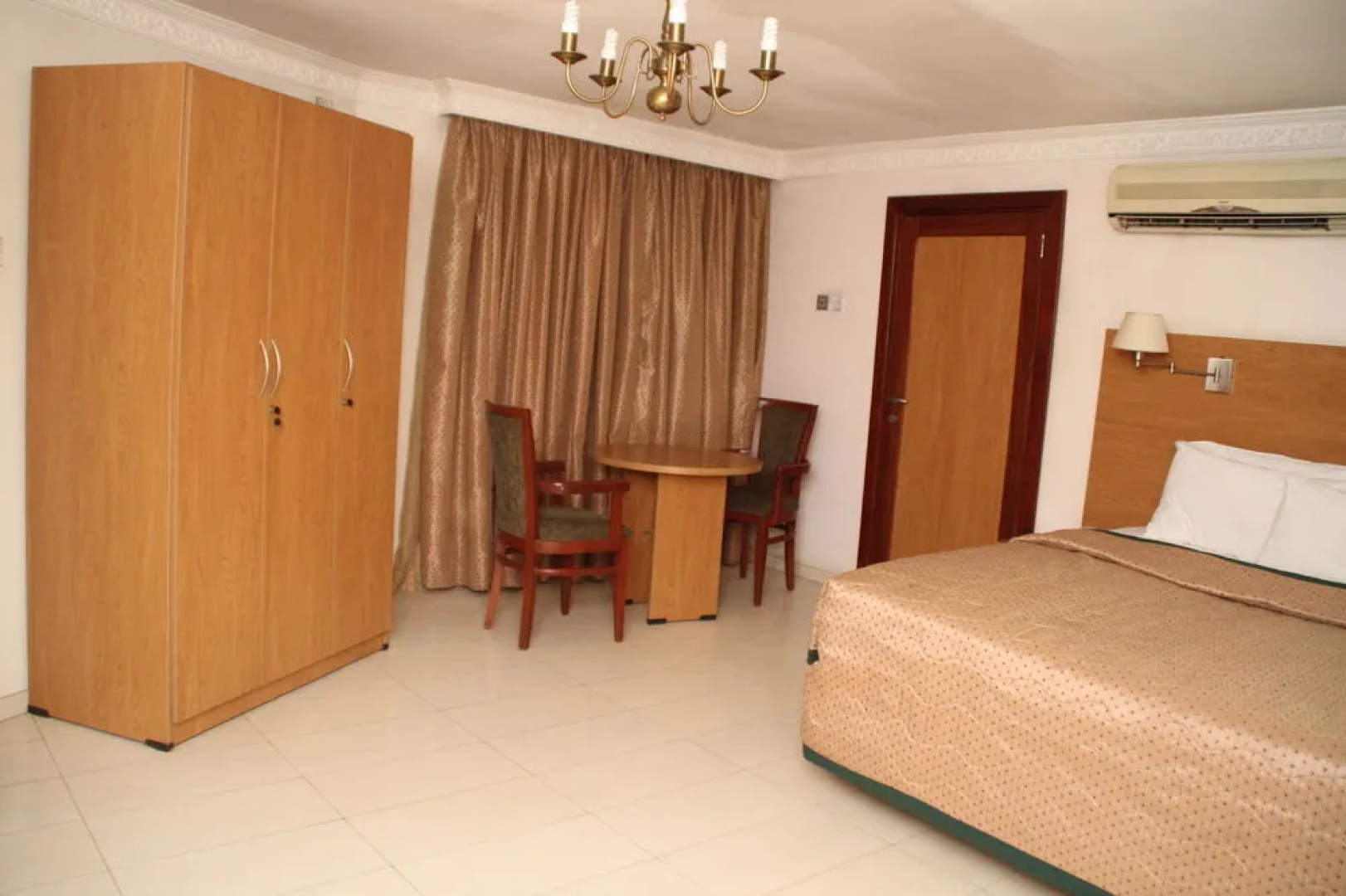 Bec Suites