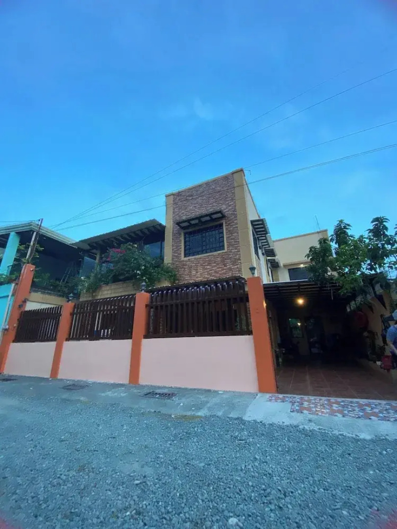 Len's Staycation 3bdr-2br-downstairs ,netflix&wifi