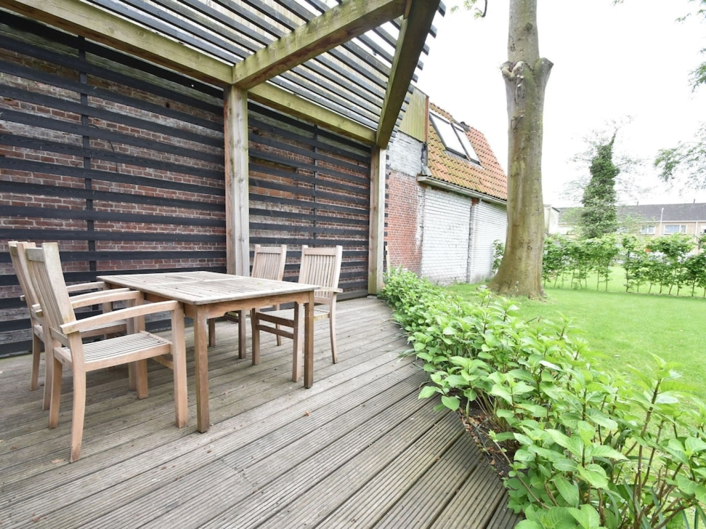 Modern Holiday Home With Garden