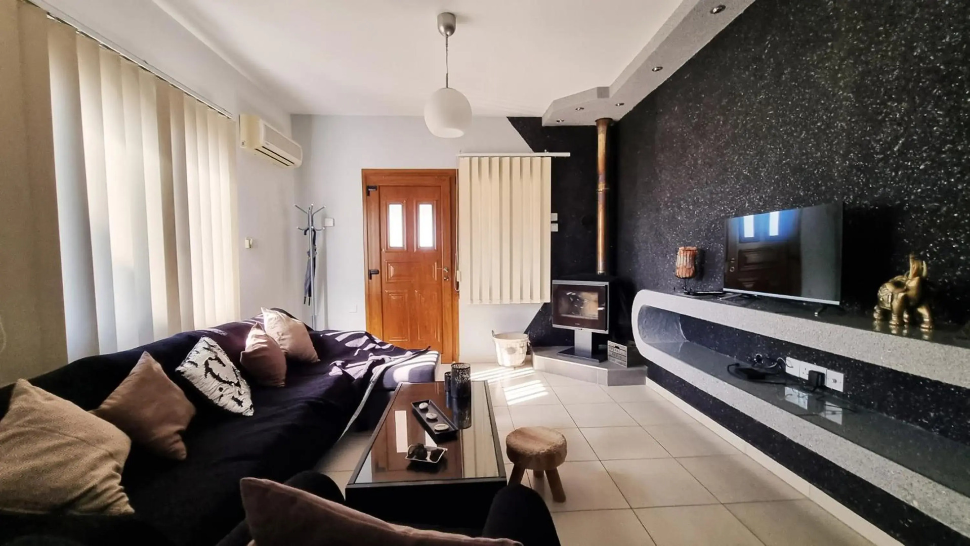 Shanti Paphos Holiday House