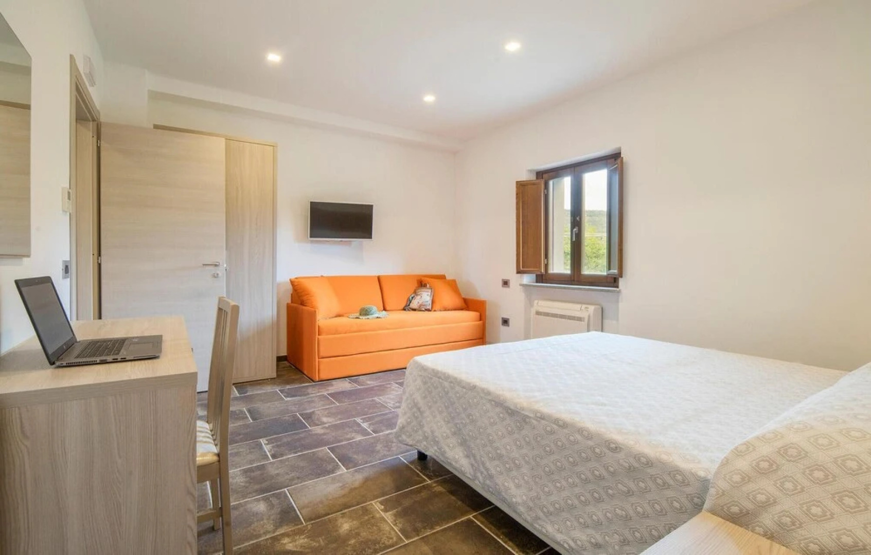 Amazing Home in Passignano sul T With 6 Bedrooms, Wifi and Outdoor Swimming Pool