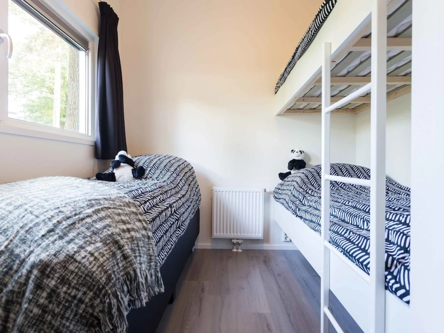 Comfy Chalet in a Holiday Park Near De Veluwe