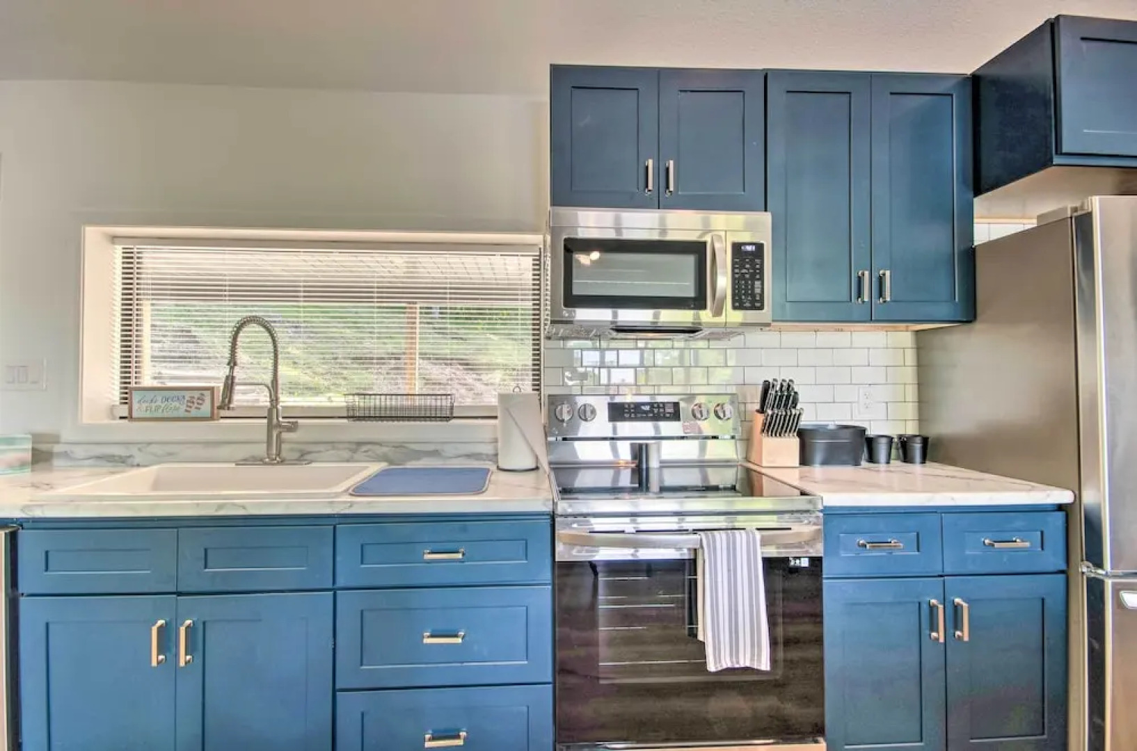 Waterfront Escape: Ozarks Home + Guest House!