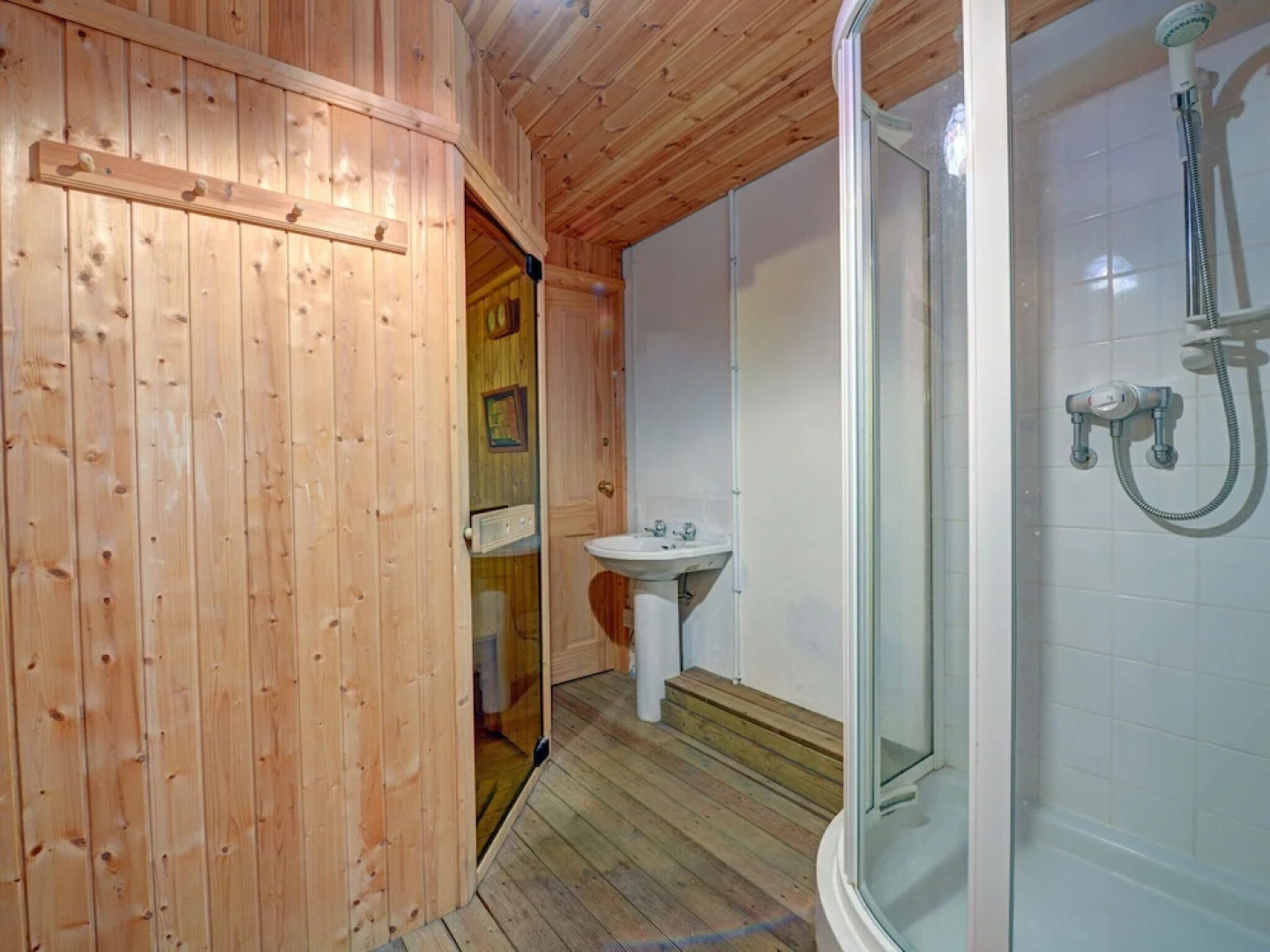 Wonderful Holiday Home With Beautiful Views and Sliding Doors to a Luxury Terrace