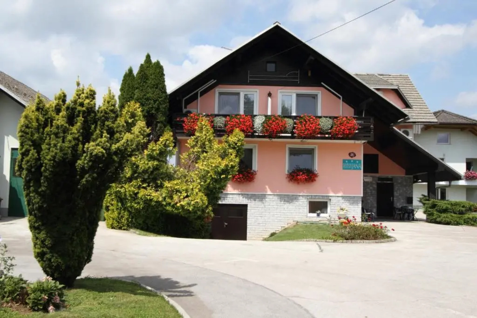 Rooms & Apartments Jana