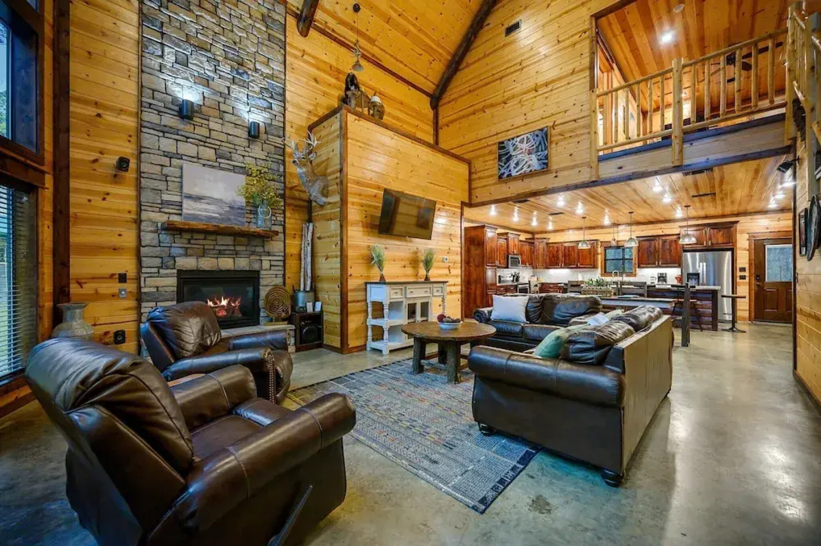 Sugar Daddy Cabin for 13!