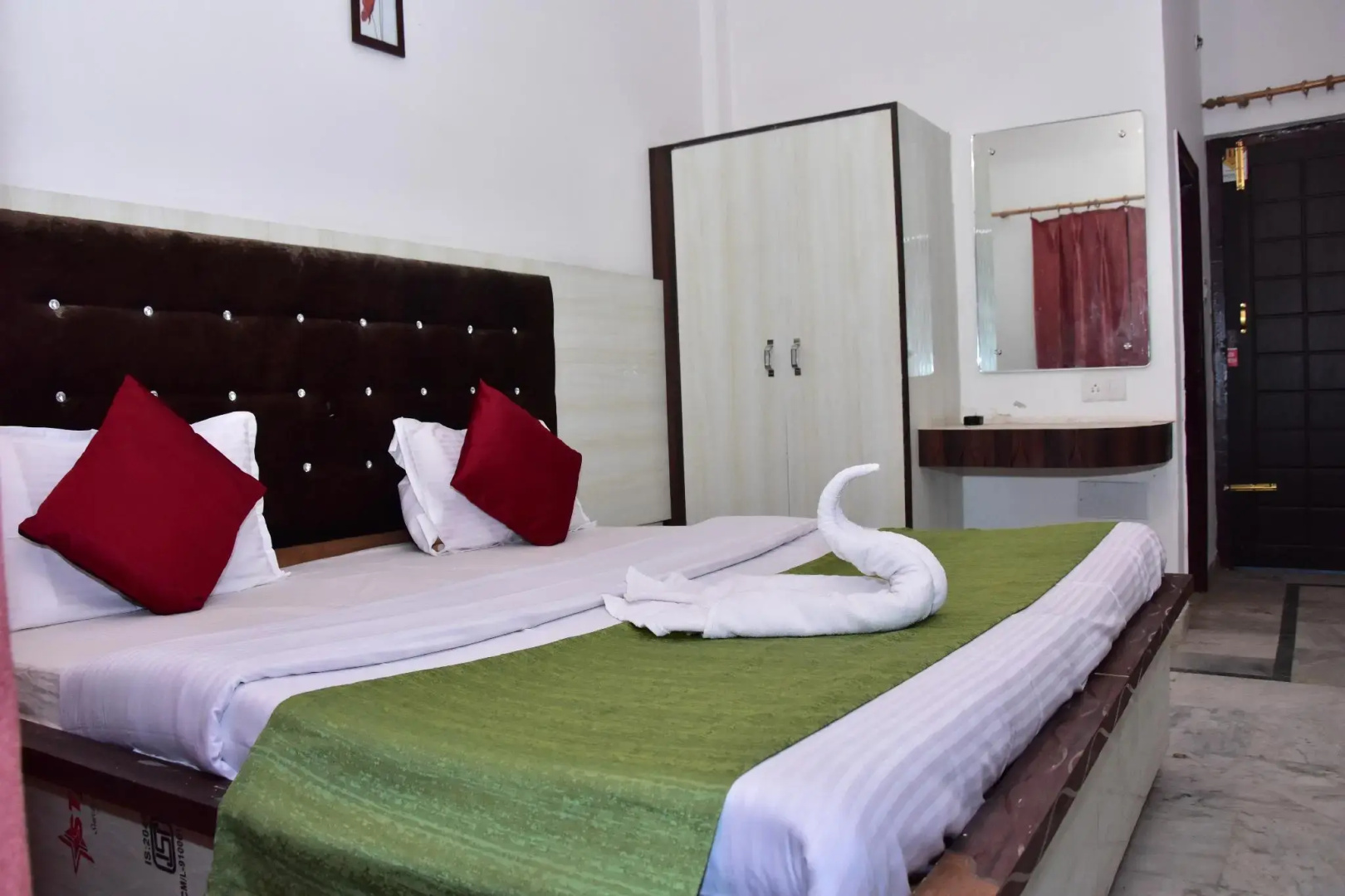 Raj Resort
