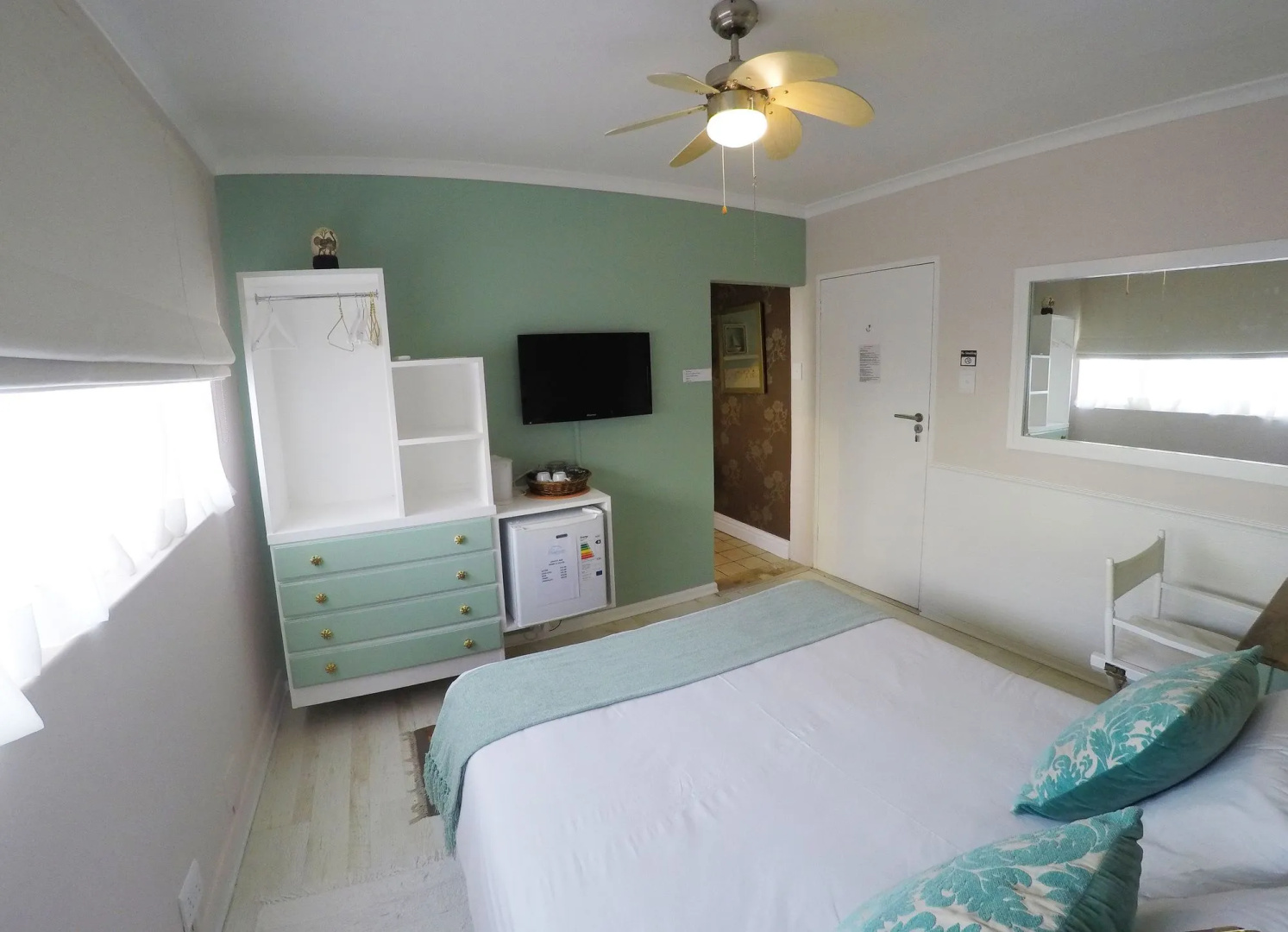 Dolphin Inn Guest House
