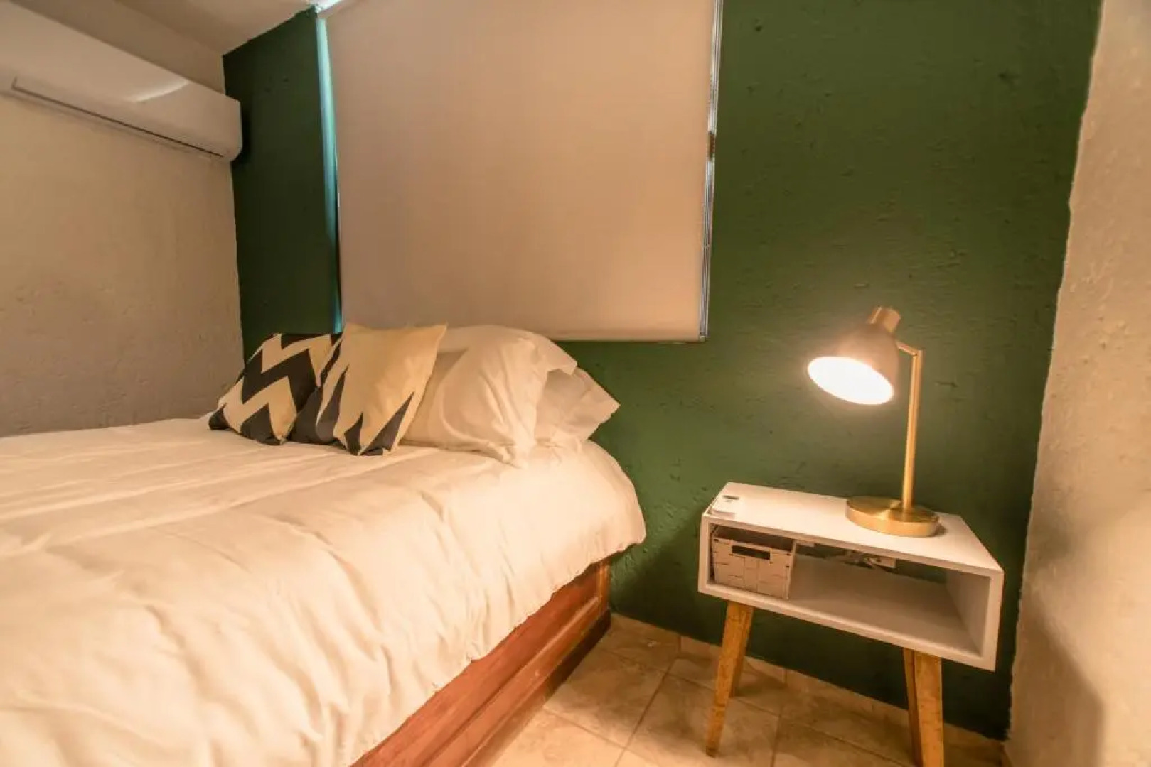 Depto. Hangar 4 col. Unidad Nacional Plaza Jalisco.