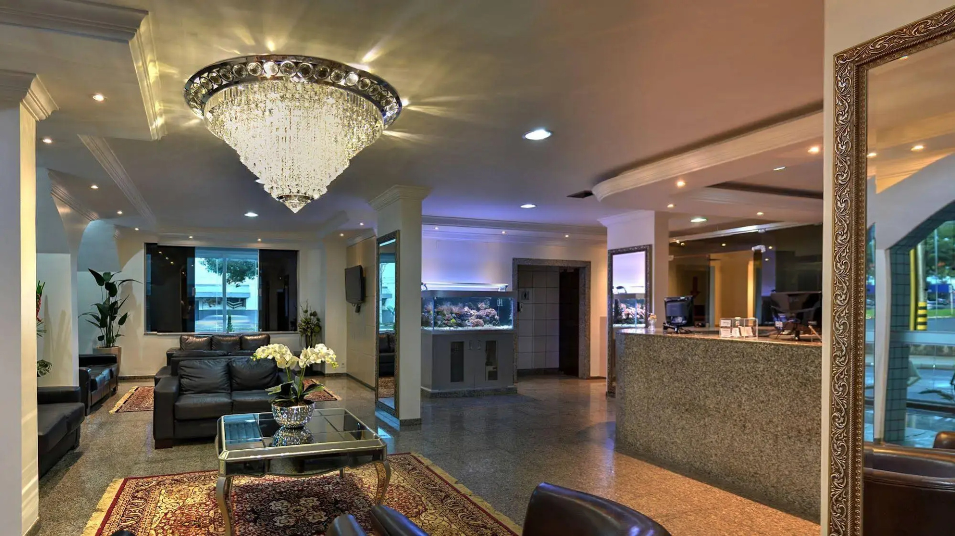 Porto Minas Hotel e Convenções