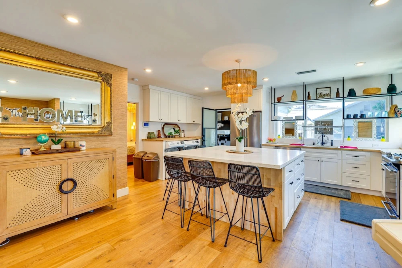 Hawthorne Home w/ Covered Patio & Basketball Court