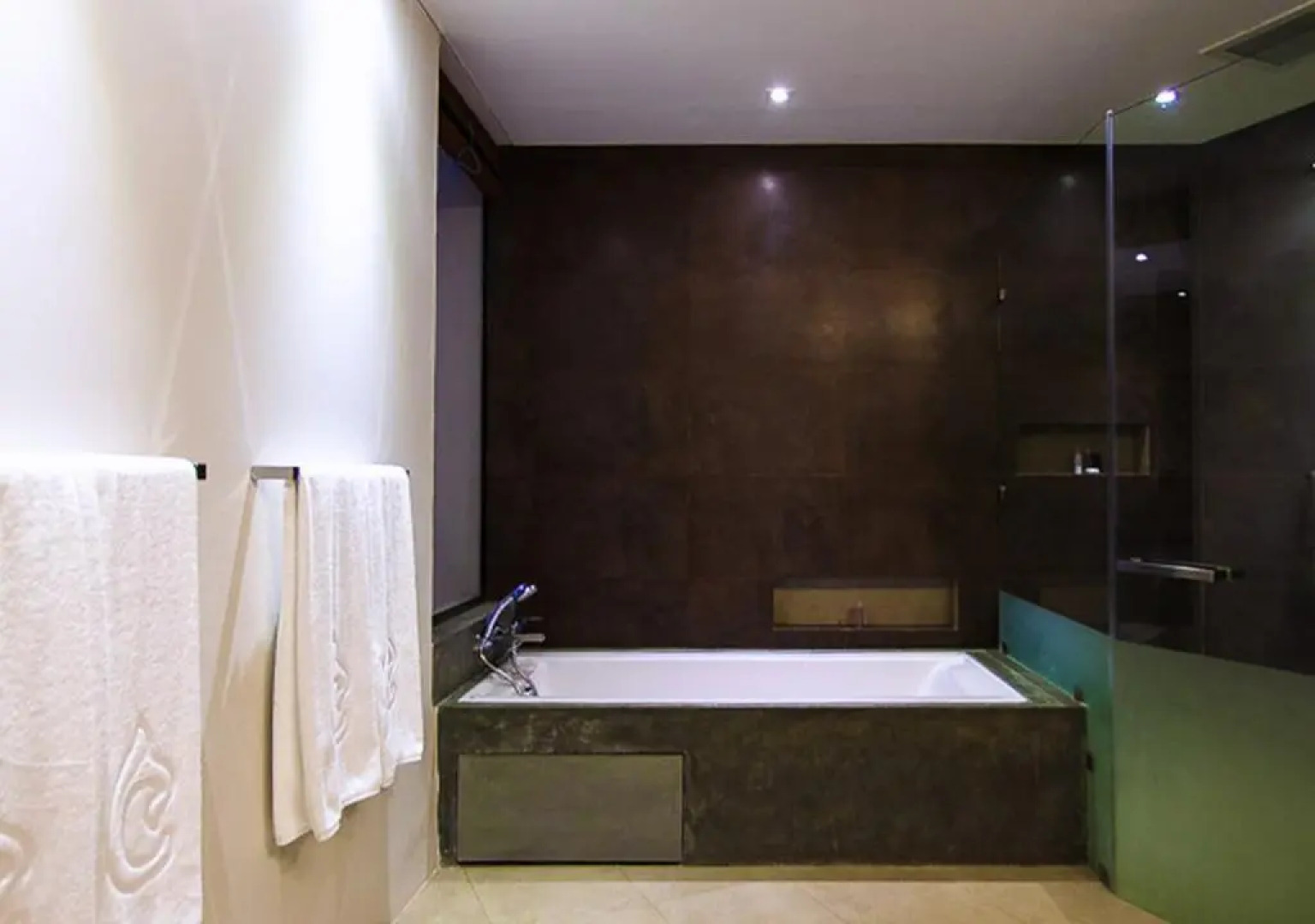 Курортный отель Amaya Beach Pasikudah