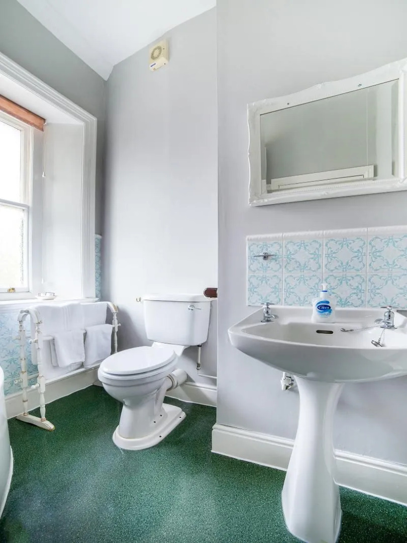 The Briary Hotel - Guest House