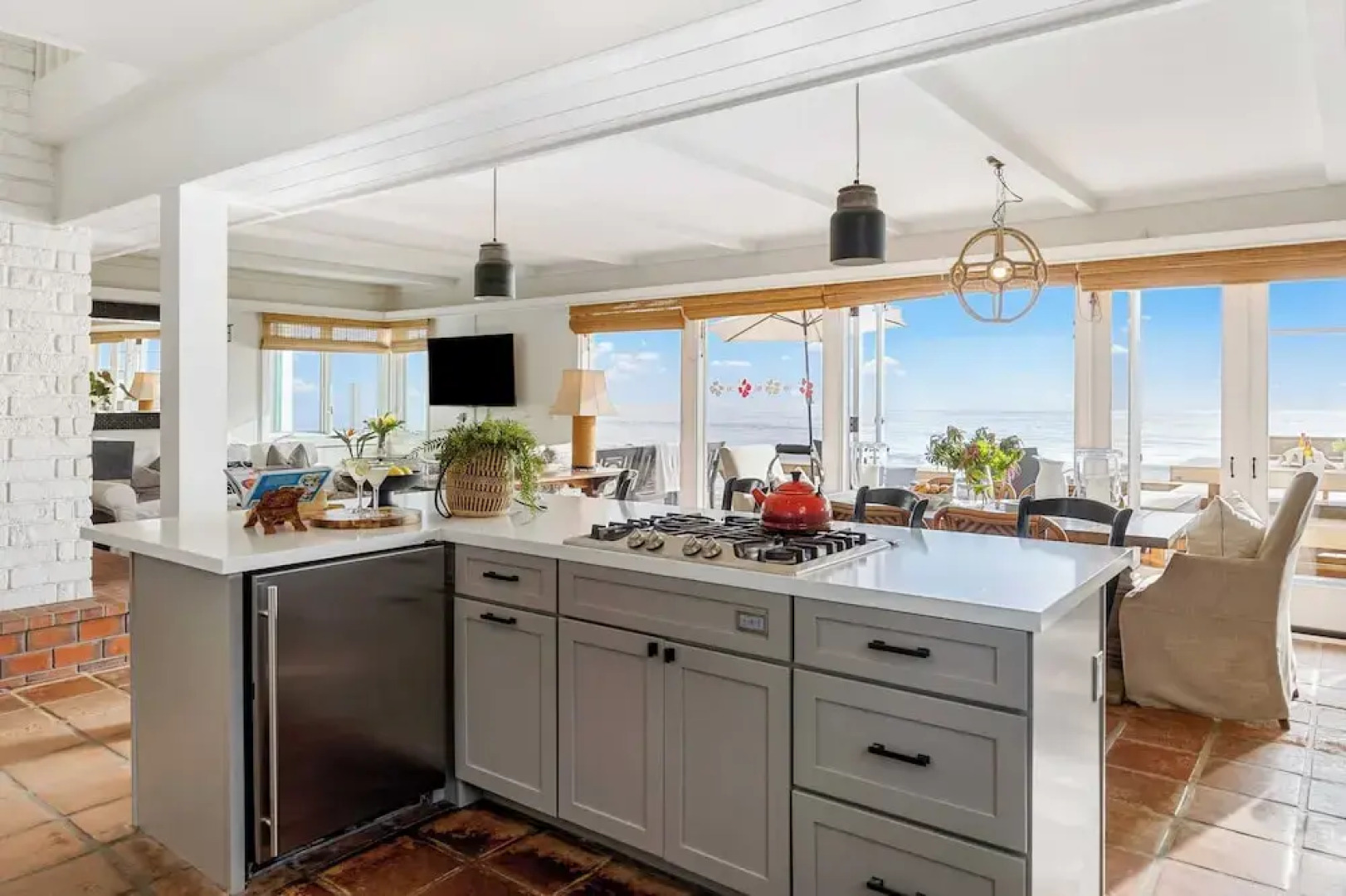 Unbeatable Beachfront Bliss w/ Ocean Views, Luxe Interiors & Patio Beach Road
