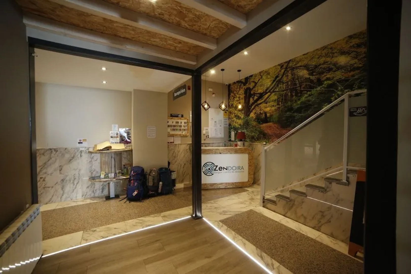 Zendoira - Hostel