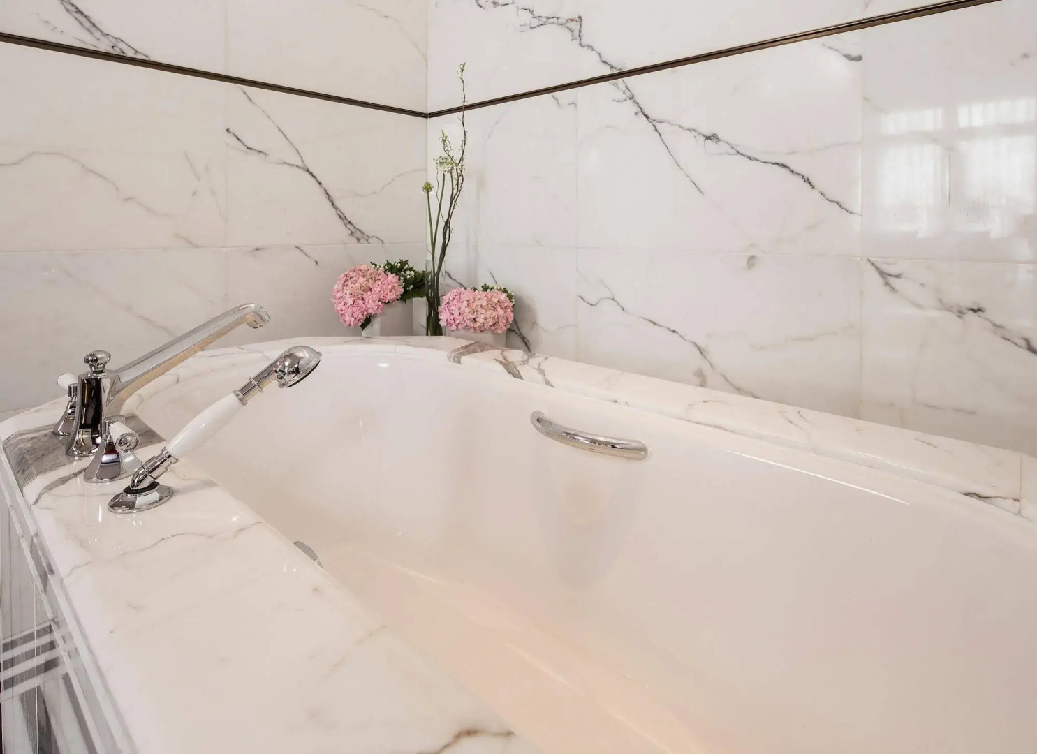 Hangzhou Jiutai Hotel