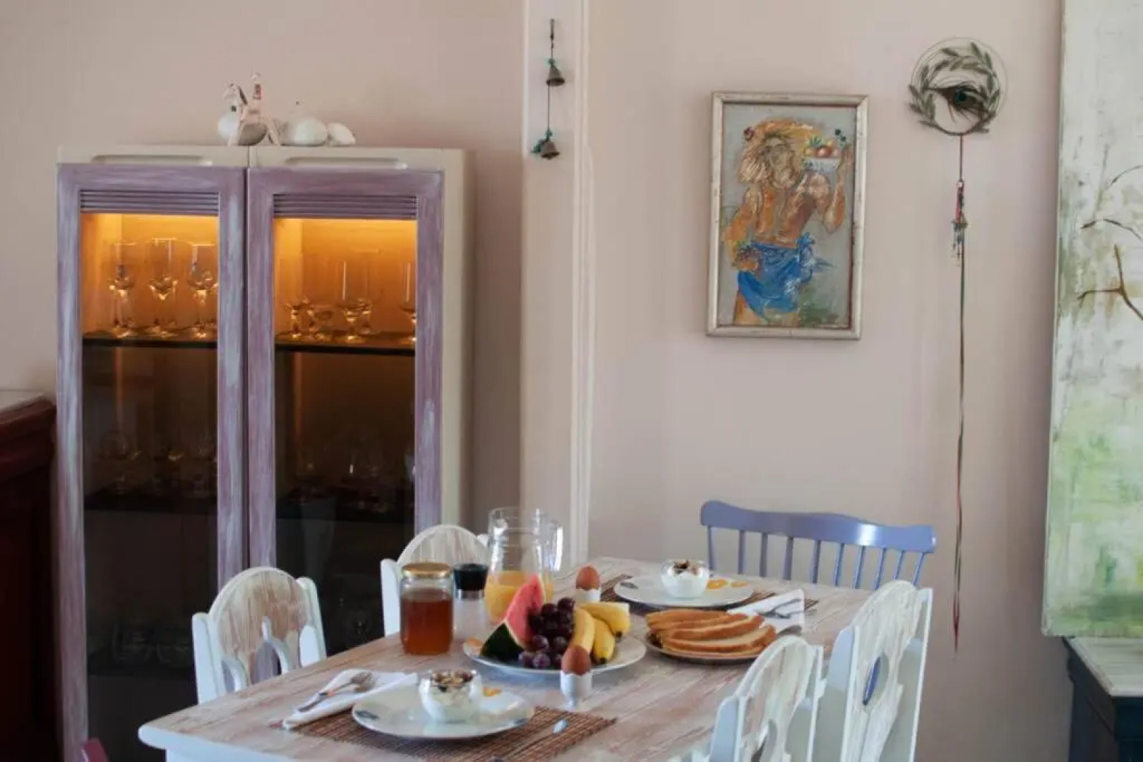 Marys Art and Cultural House 100meters from the beach