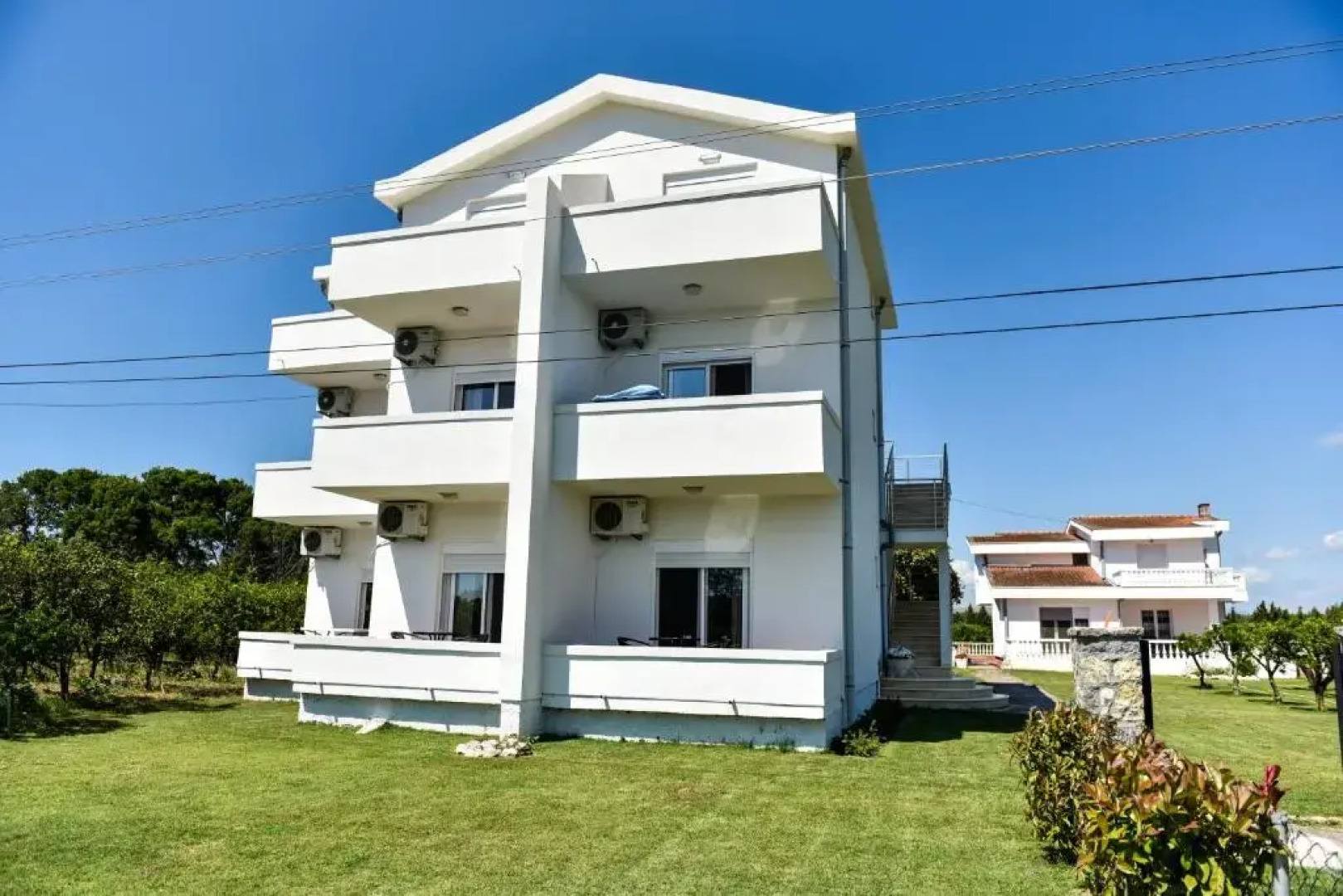 Sunrise house apartments