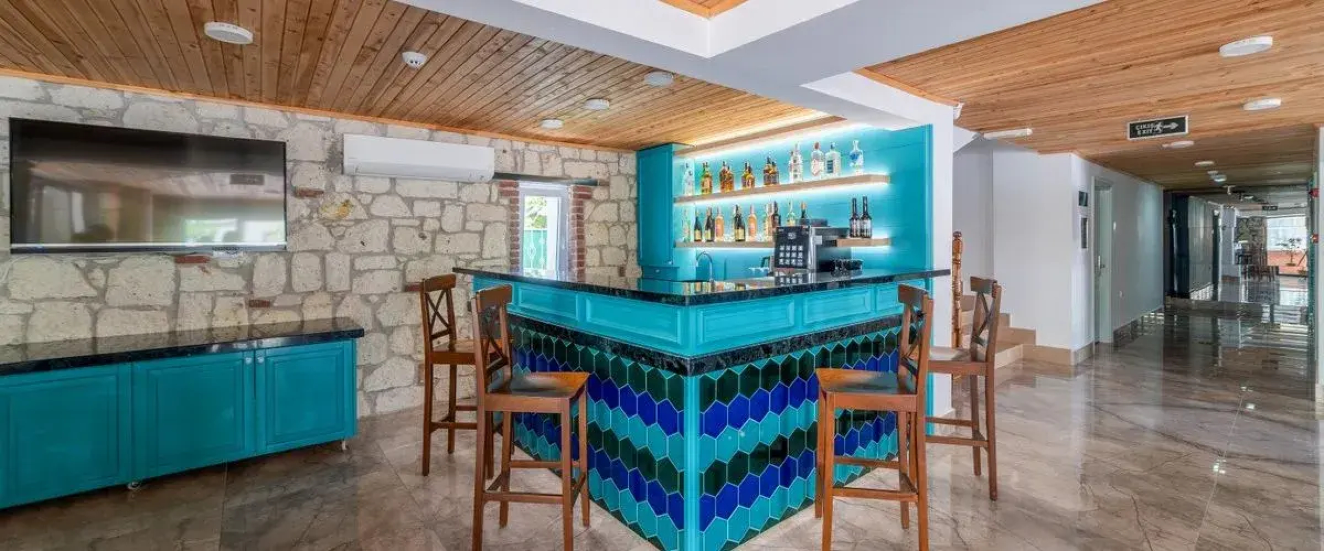 Dam Hotel Lara