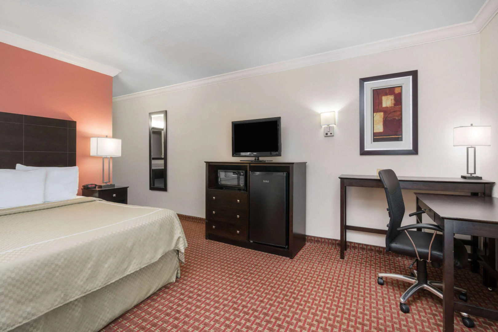 AmericInn by Wyndham Johnston Des Moines