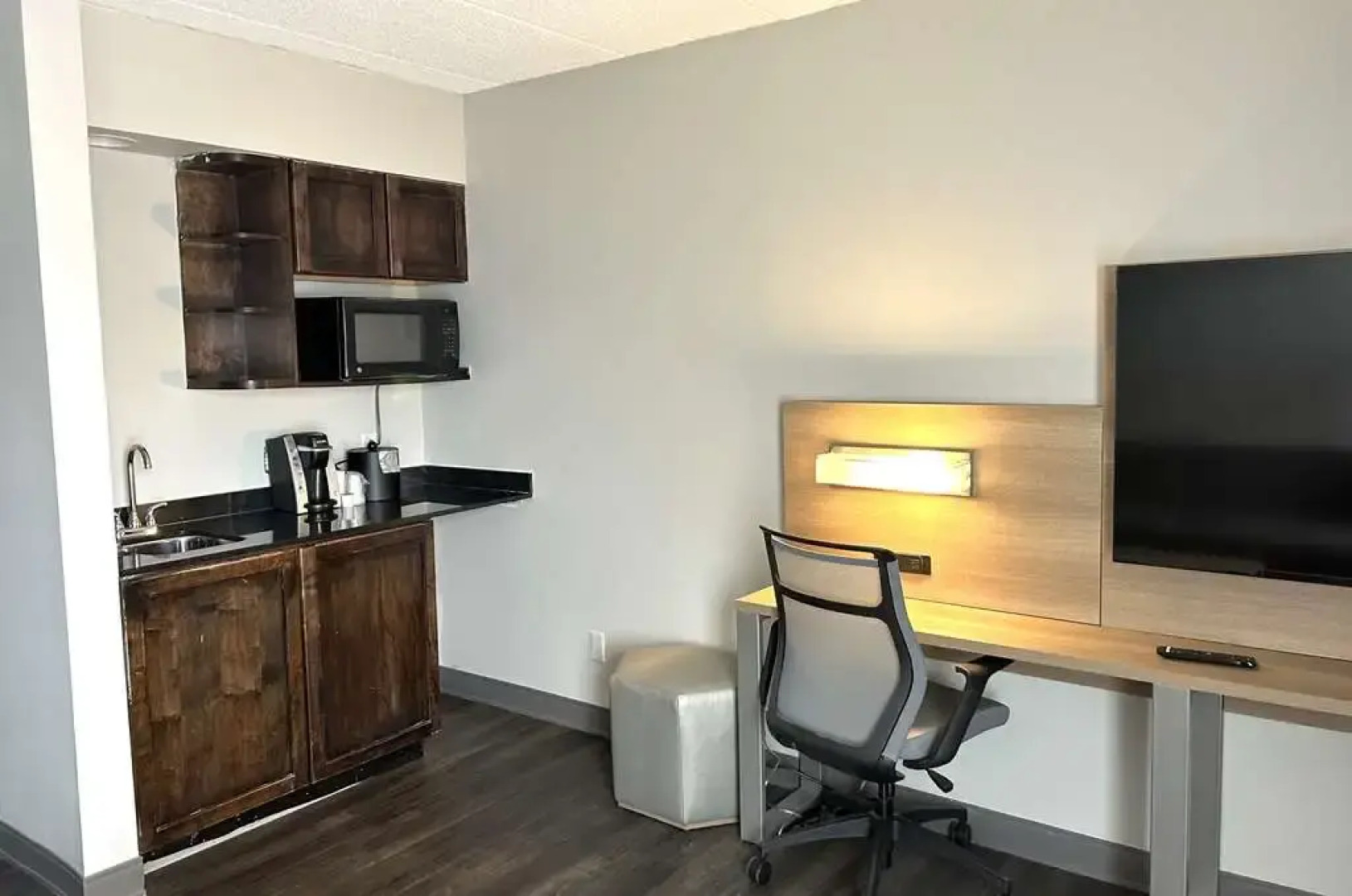 Best Western Plus Heritage Rail Inn & Suites