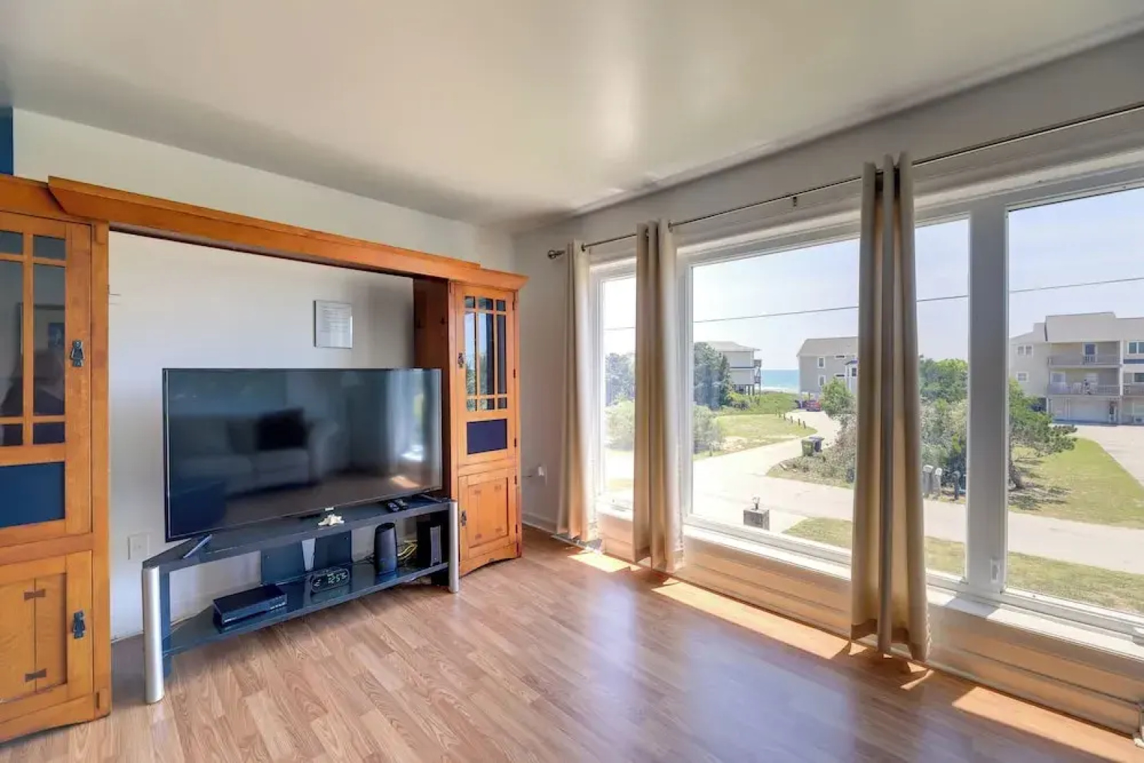 'west of the Moon' Ocean Apt w/ Beach Access!