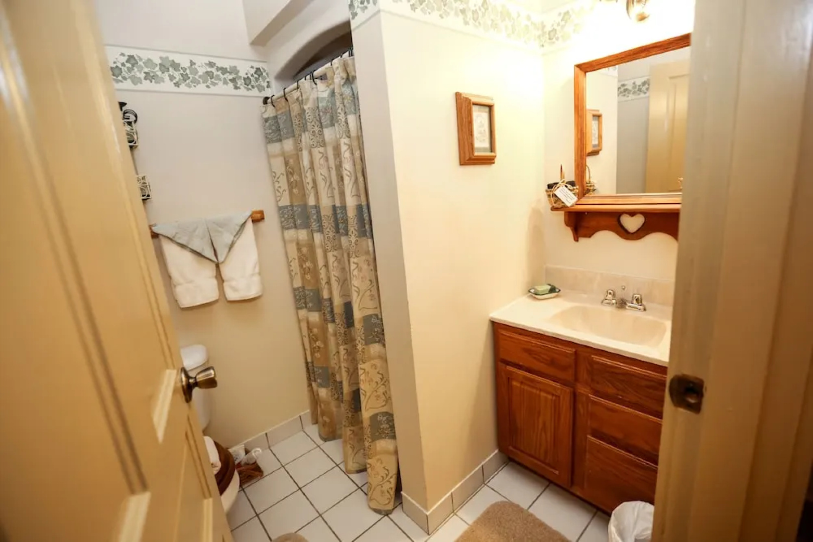Deer Creek Winery and Watson Estate Bed & Breakfast