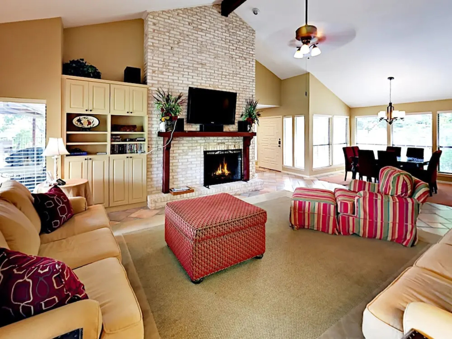 4BR Lakeway Waterfront by RedAwning