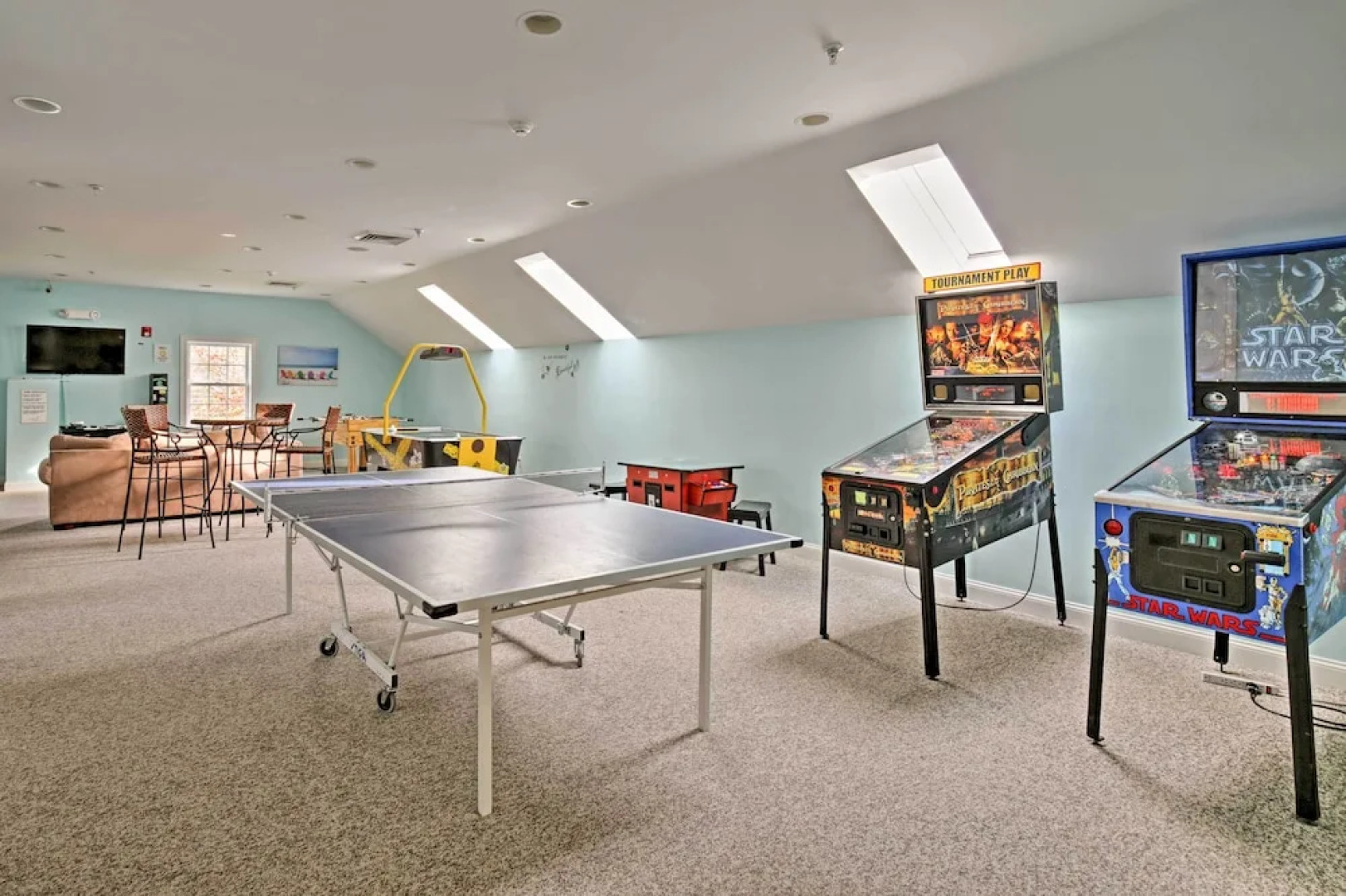 1 Mi to Moody Beach: Cottage w/ Pool Access!