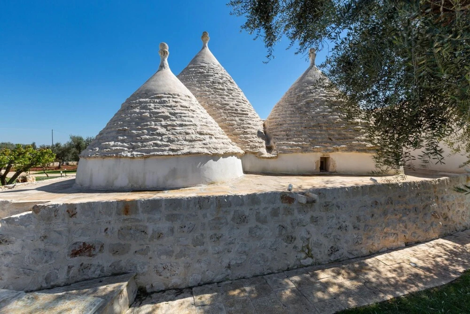 3360 Trulli Pangi by Perle di Puglia