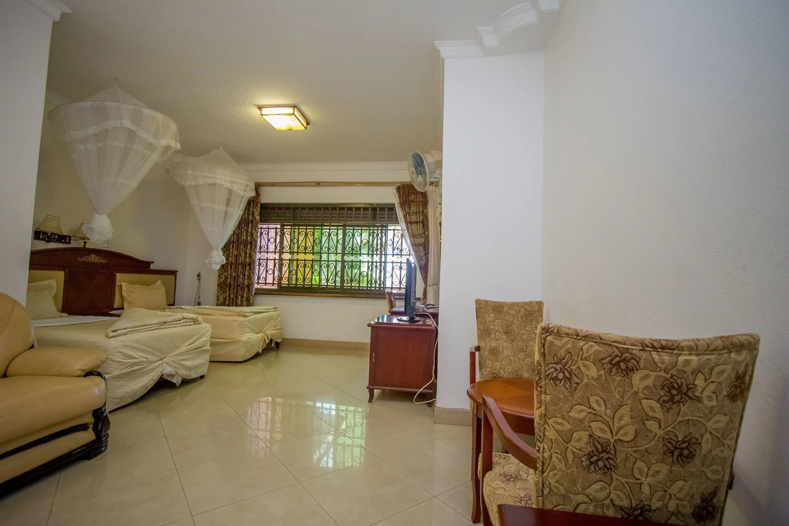Hibis Hotel