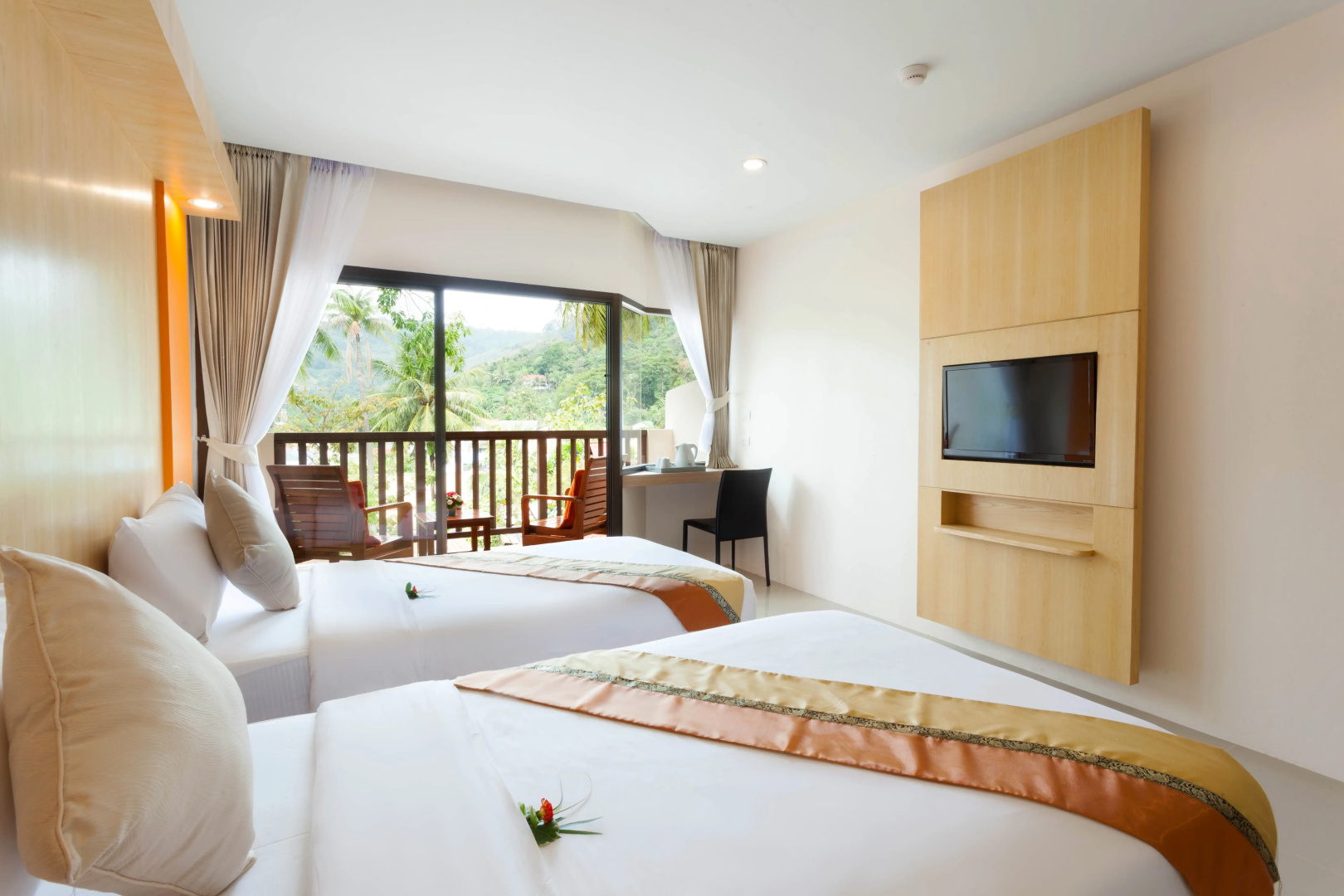 Patong Lodge Hotel