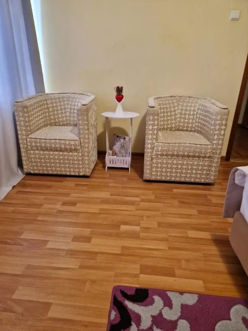 Vila Pinul Si Mesteacanul